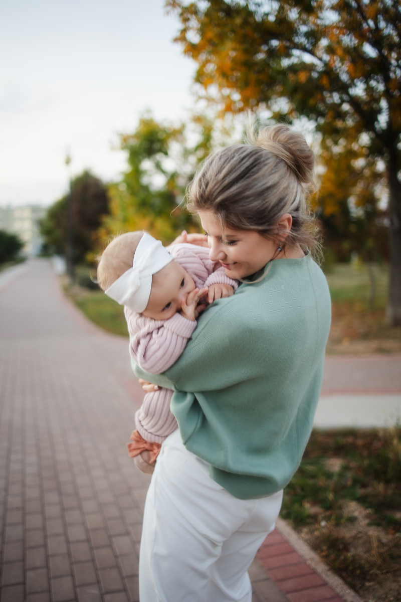 抱宝宝的心情图片