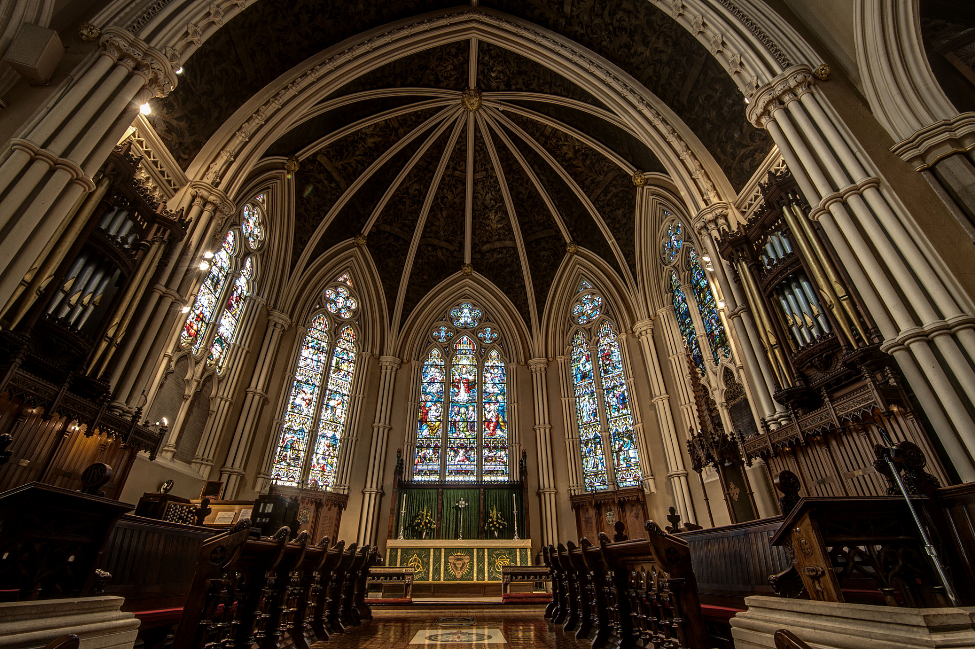 跨年创作挑战赛# 圣保罗大教堂是英国最受欢迎的宗教建筑,也是世缴舷