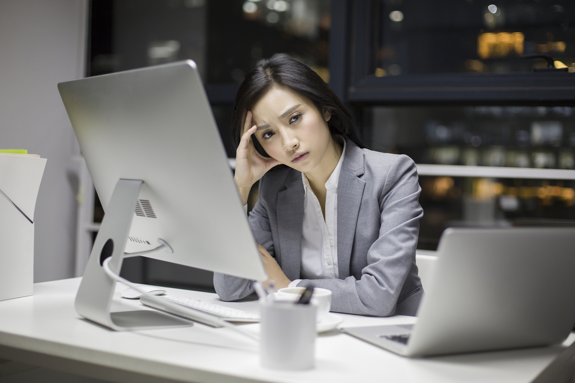 为什么职场人都存不下钱# 这个问题应该困扰了很多人,我也常常被改父