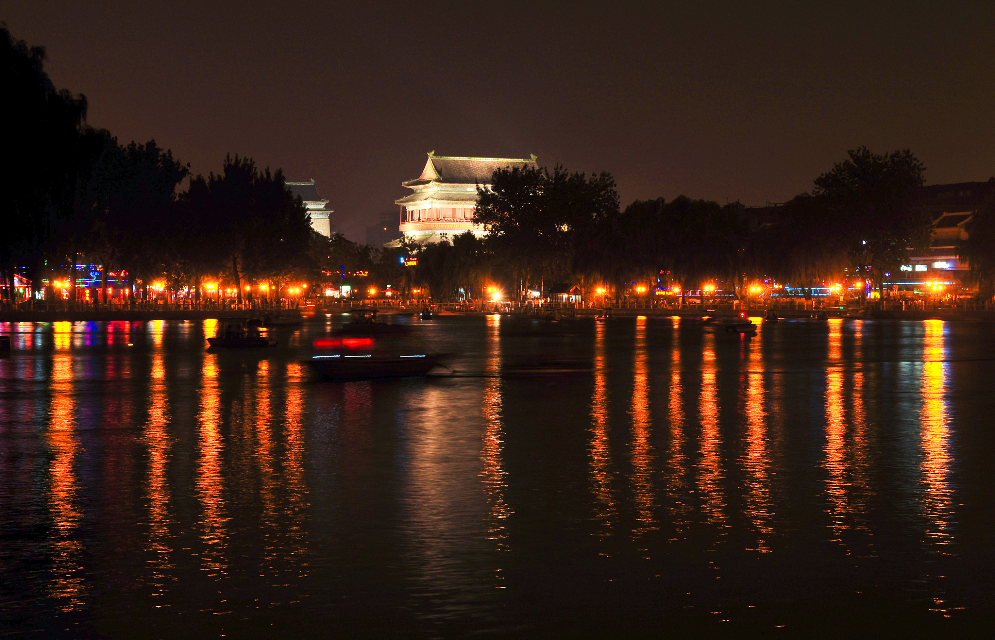 北京什刹海夜景图片