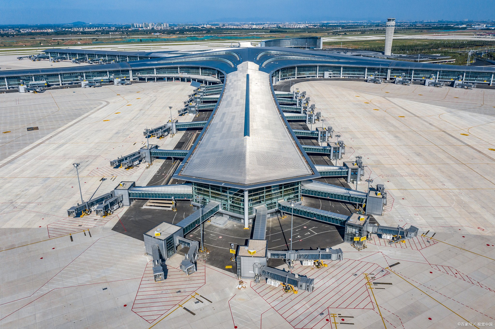 中国民用机场数量最多的10个省区 1.新疆 2.内蒙古 3.四川 4.云南 5