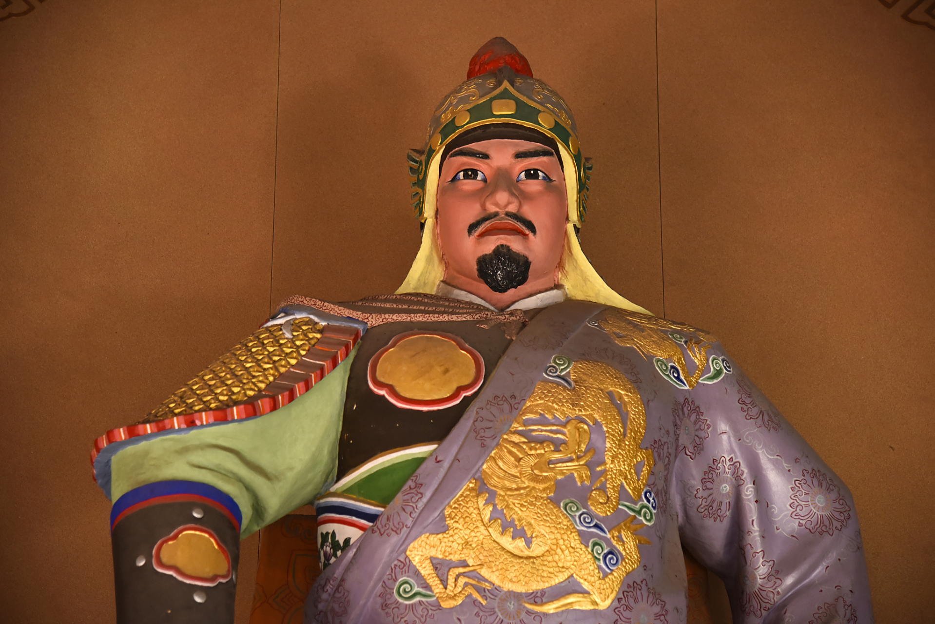 公元757年,安禄山睡觉时,阉人李猪儿用刀捅进了他的肚子,当时,安禄山