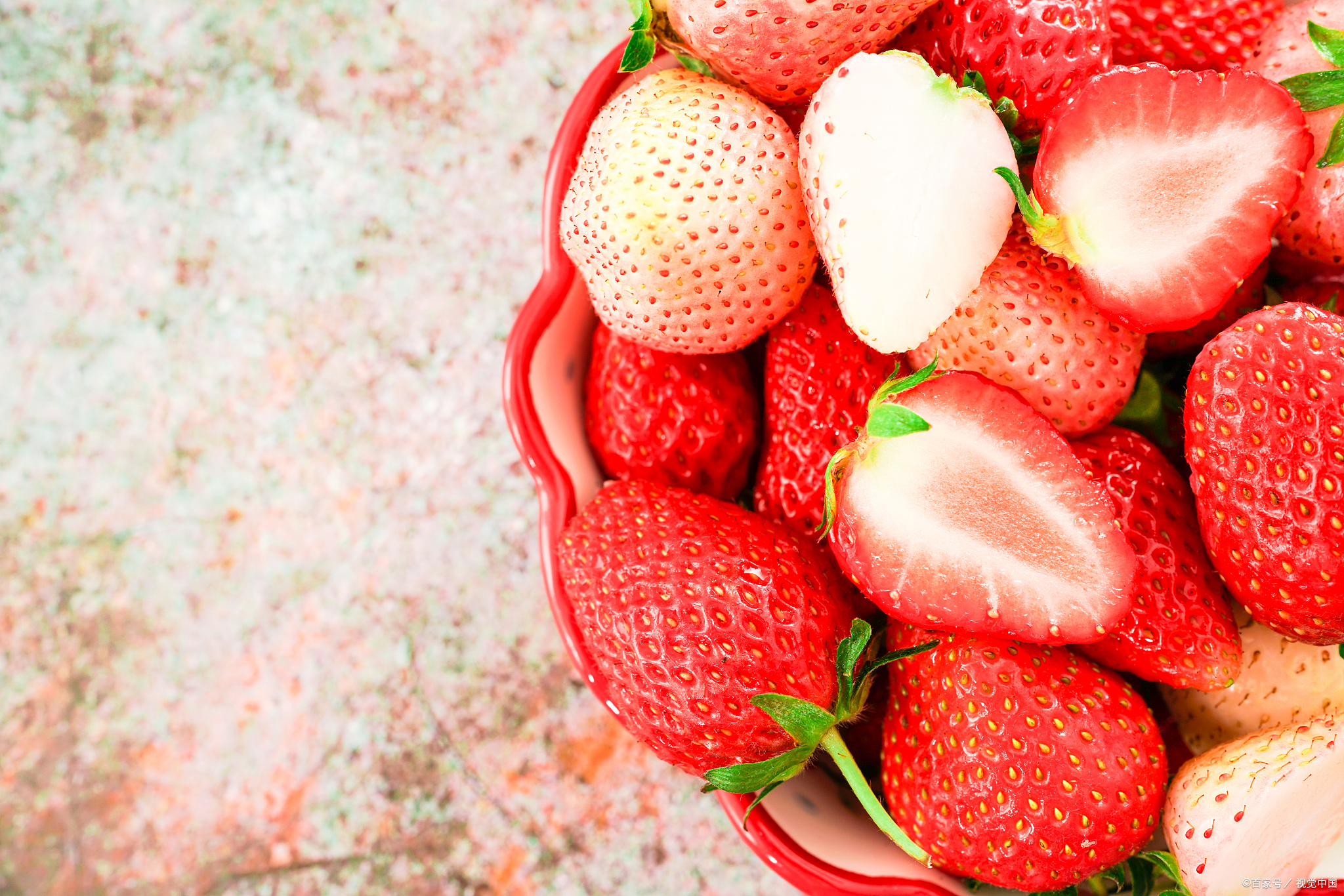 夏季护肤,吃哪些红色水果可以淡化脸上的痘印和斑点呢?