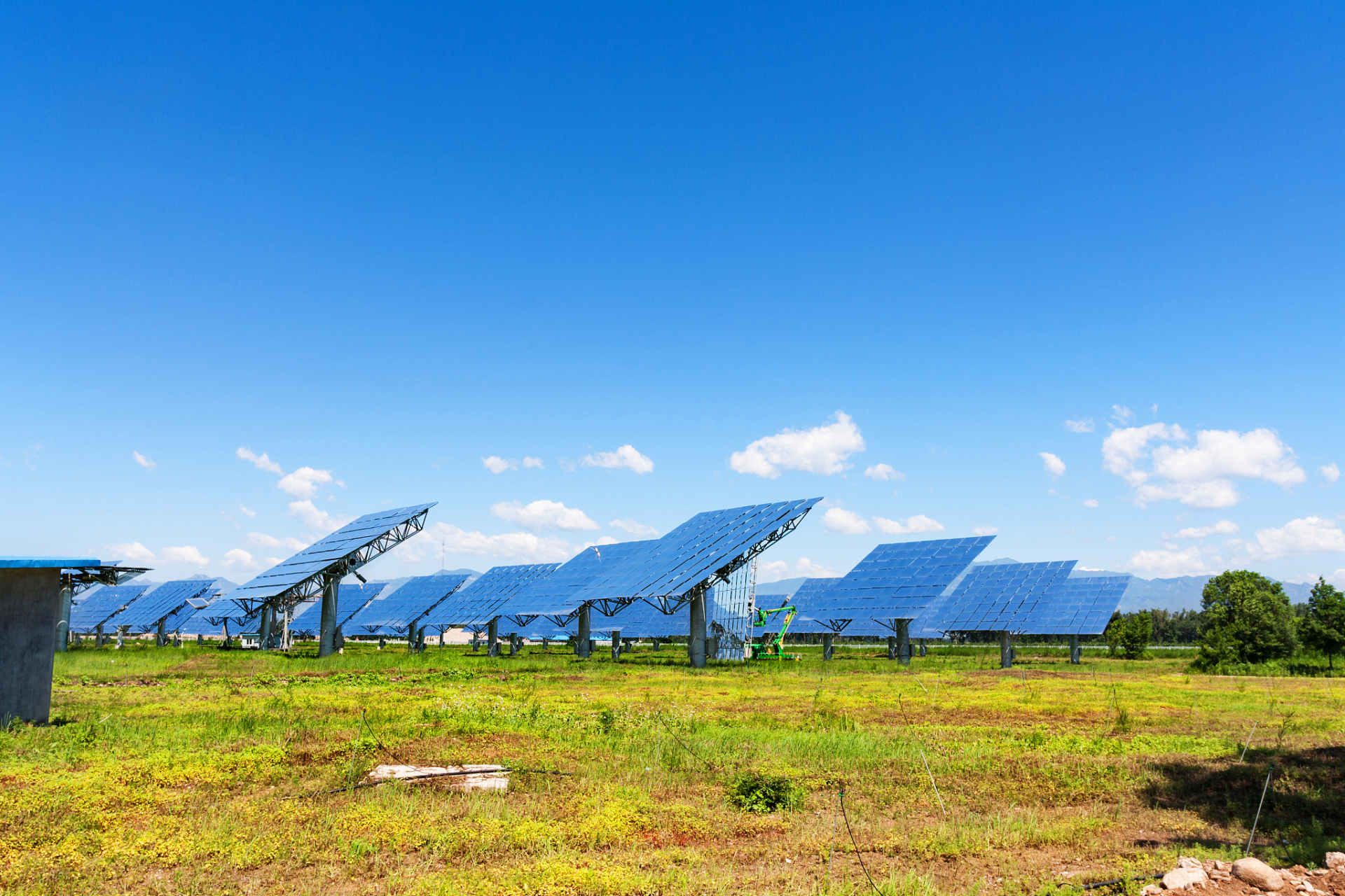 阳台光伏应用形式,如果可行将会让光伏储能直接进入到民用,可能会引起