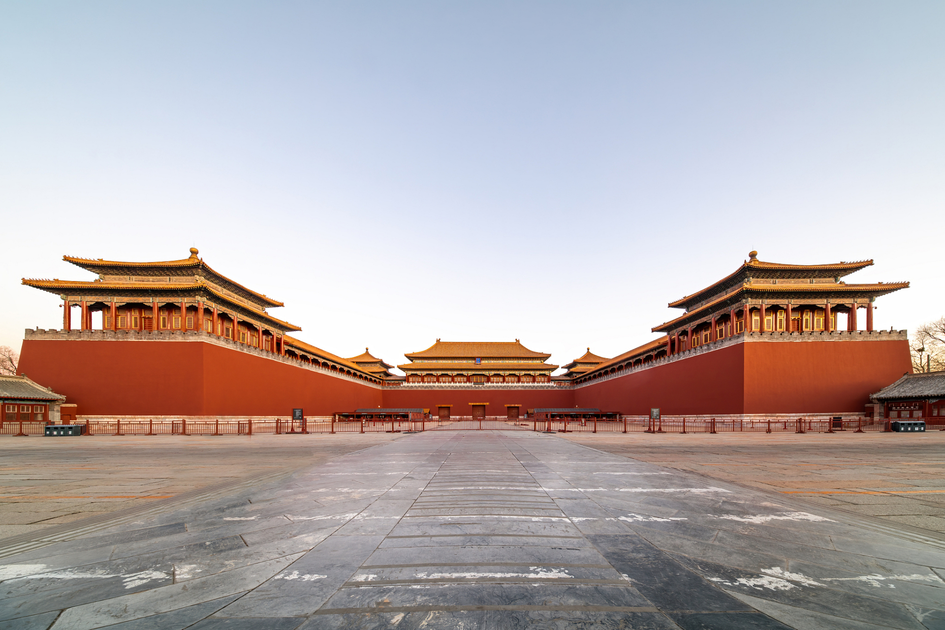 故宫博物院是充满历史和文化底蕴的博物馆,也是中国著名的古建筑群之