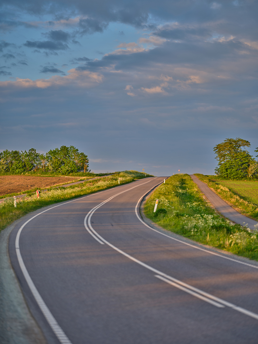 有对兄妹,同一家市场,哥哥开店卖包,给妹妹合伙开