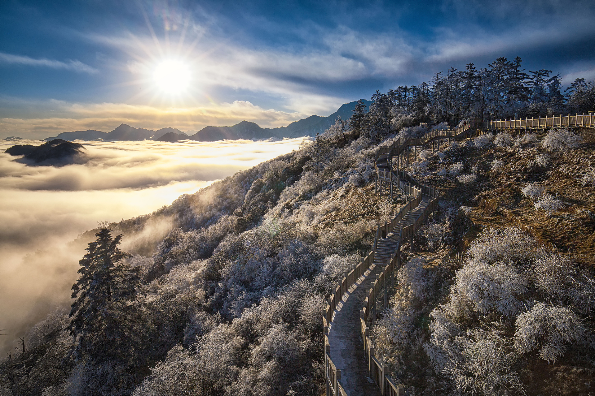 西岭雪山,是我心中最向往的地方之一.它位于四川省成都市大邑县境内.