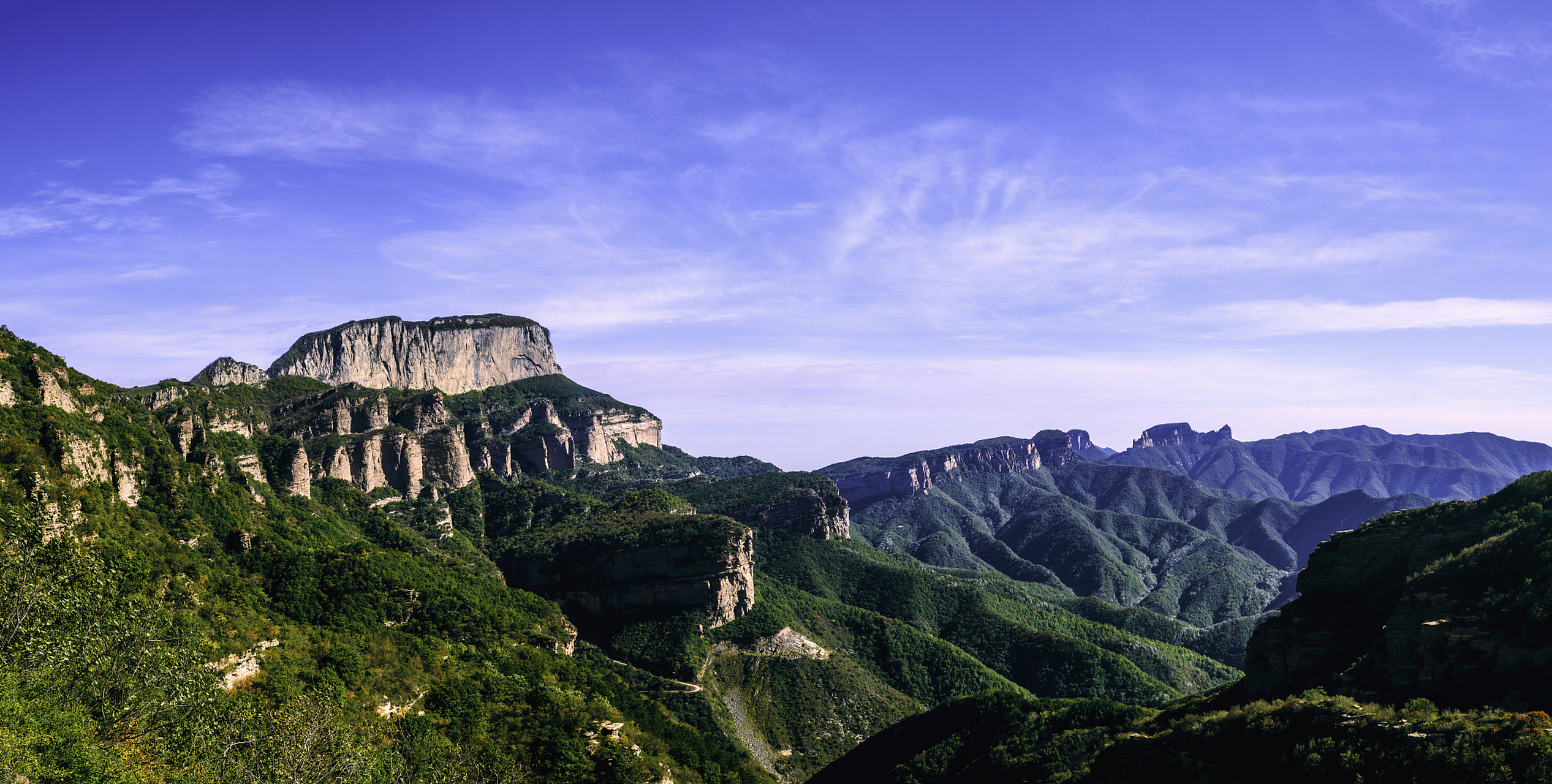 青要山是您的绝佳选择!位于新安县西北部,占地90平方公里.