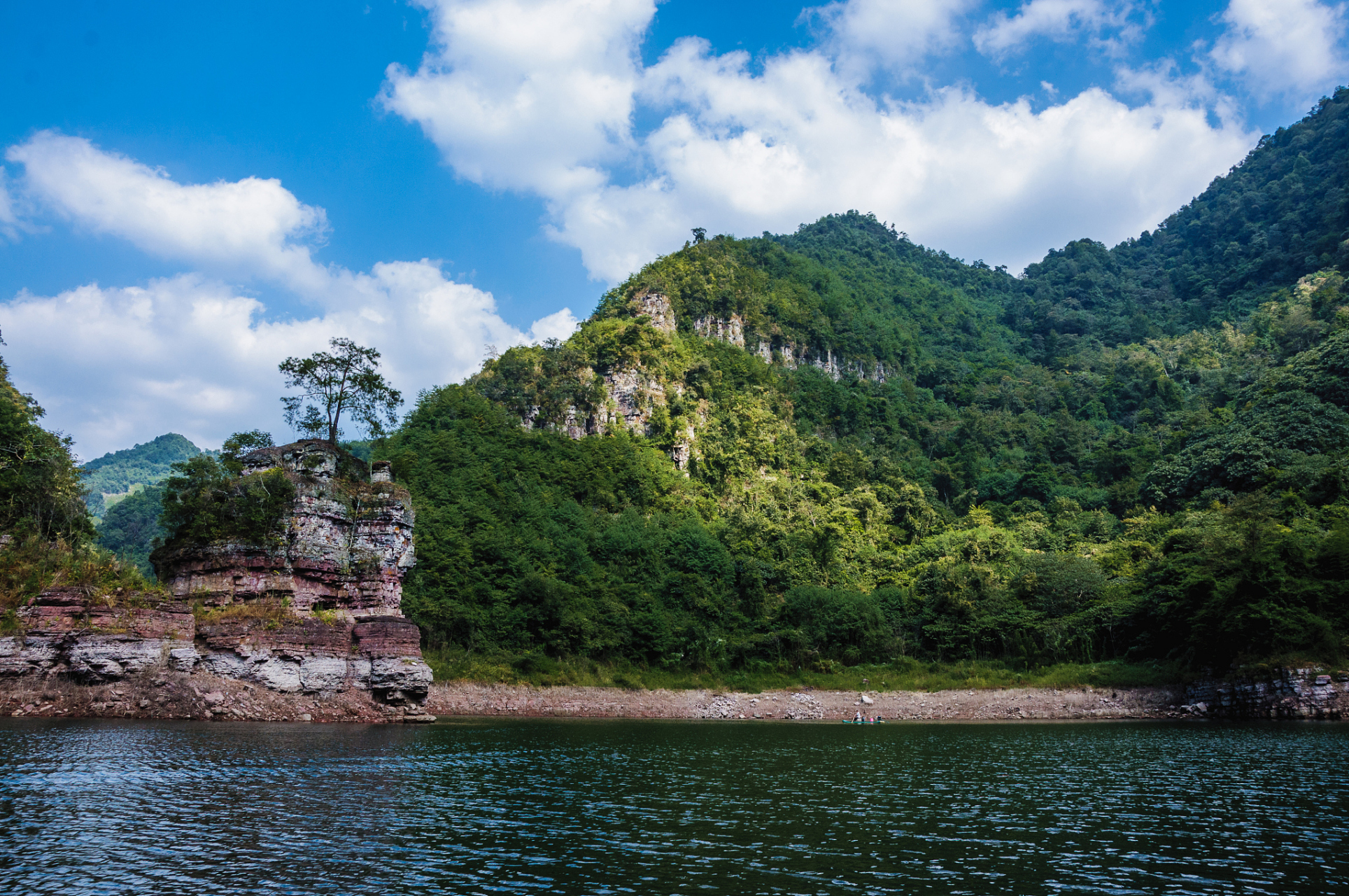 缙云旅游攻略:必去景点一览  缙云是浙江省丽水市的一个美丽县份,拥有