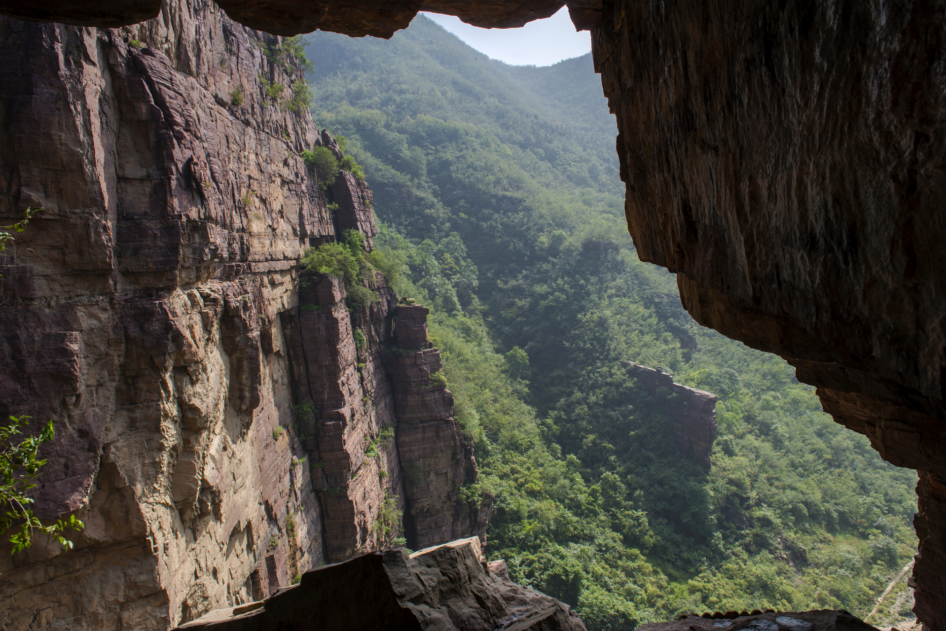 太行大峡谷地处河南省最北部,南太行山东麓的林州市西侧,南北长100华