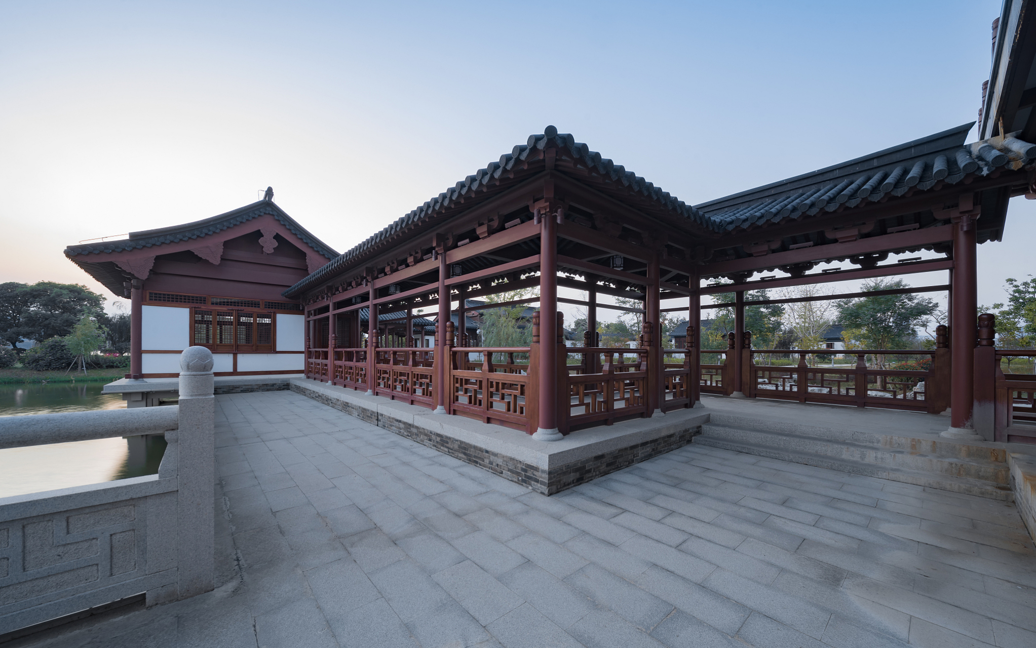 长廊#木结构仿古长廊设计施工方案  一,工程背景  本工程为一项木