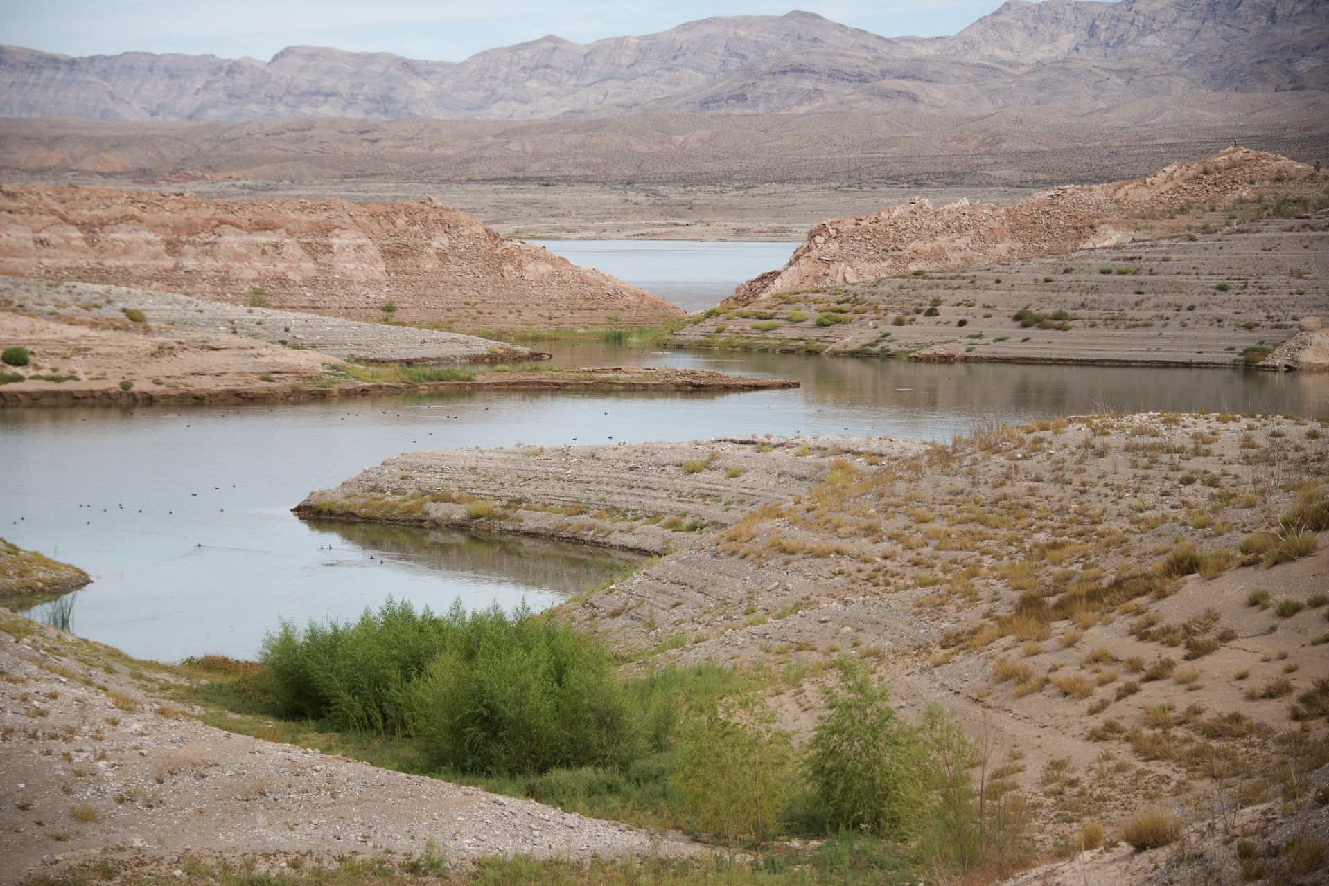 嬉行记# 敦煌党河水库,作为一座迷人而古老的水利工程,承载着丰富的