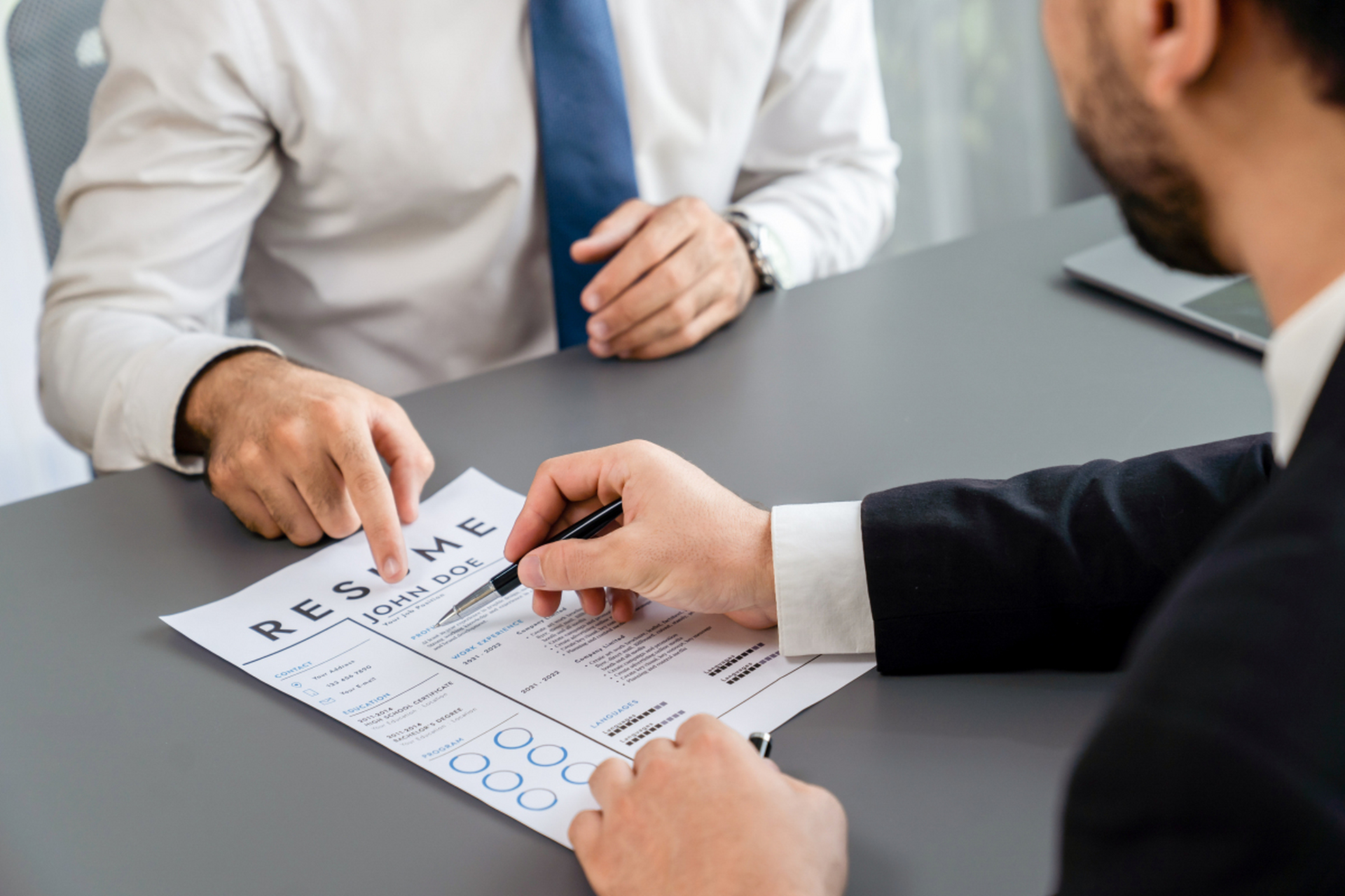 近日网上都在报道"全民星选高效工作攻略".全明星选是什么呢?