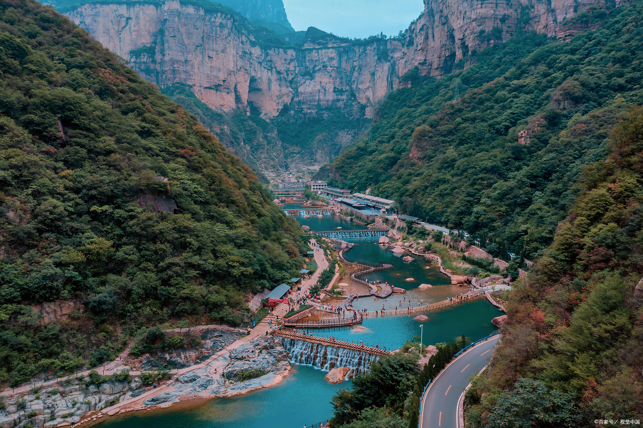 八泉峡是位于山西省长治市的一处自然风景名胜区,被誉为"世界级极品