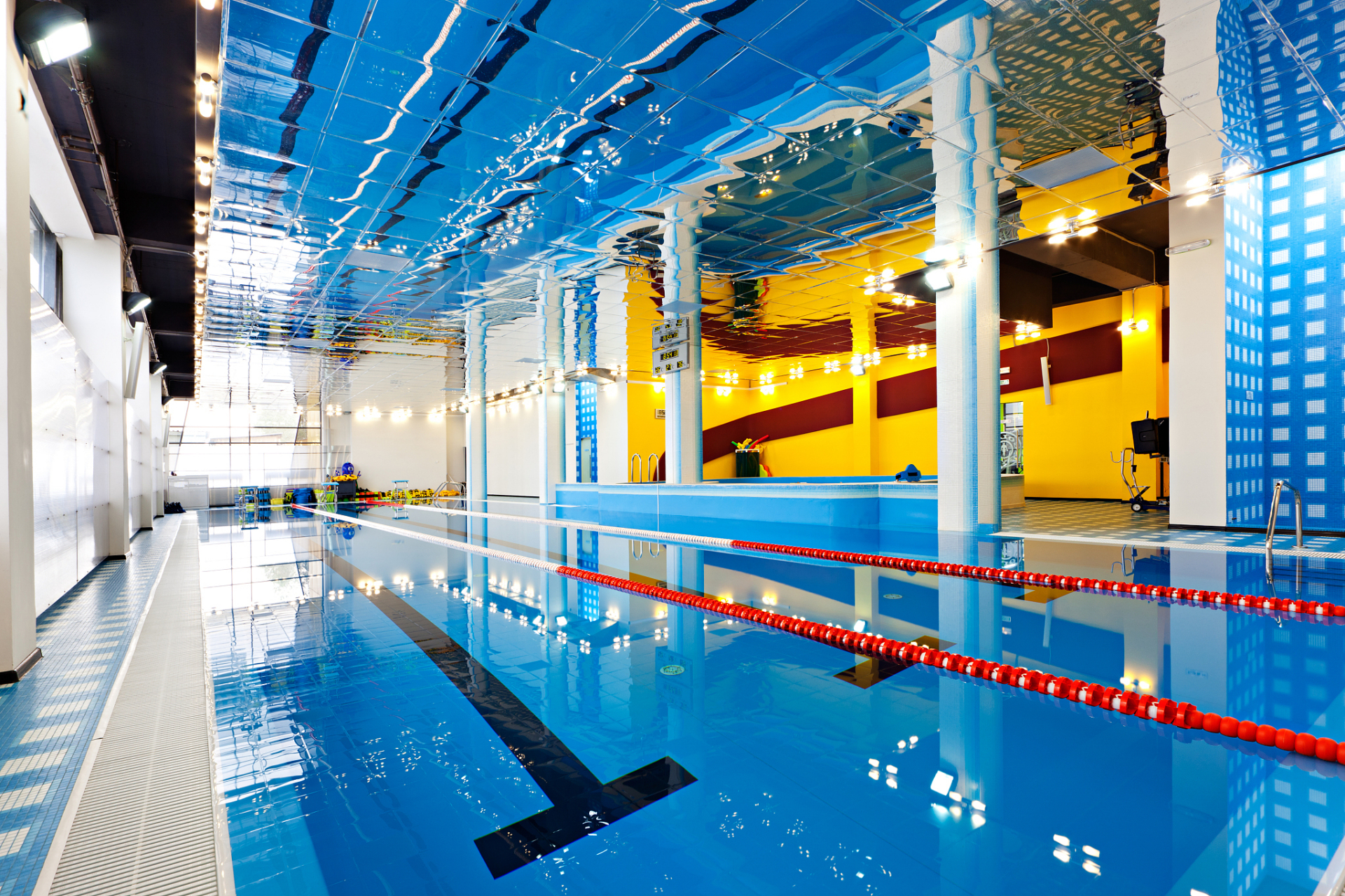 上海游泳馆设女性专用泳道# 挺好的,这个举措对于推广游泳运动,尤其