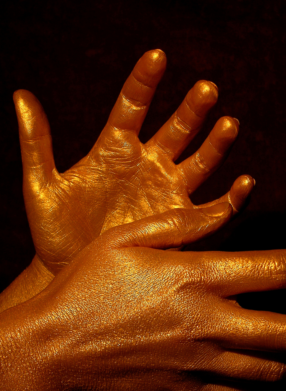 那么,金手指到底好看吗?🤔  首先,让我们来聊聊价格.