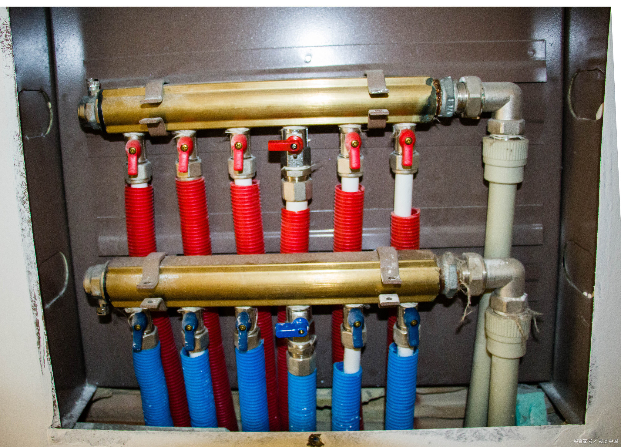 供暖了，地暖有必要清洗吗？我家10年洗了2次，这些话要说一说