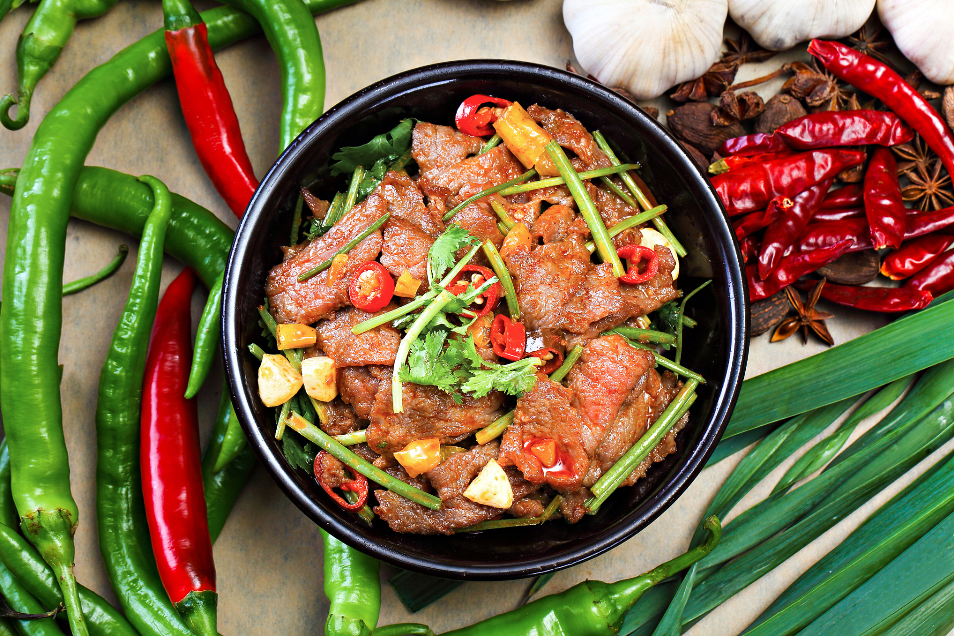 ##哎呀,说到吃的,我最近可是迷上了一道美食,那就是小炒黄牛肉,那味道