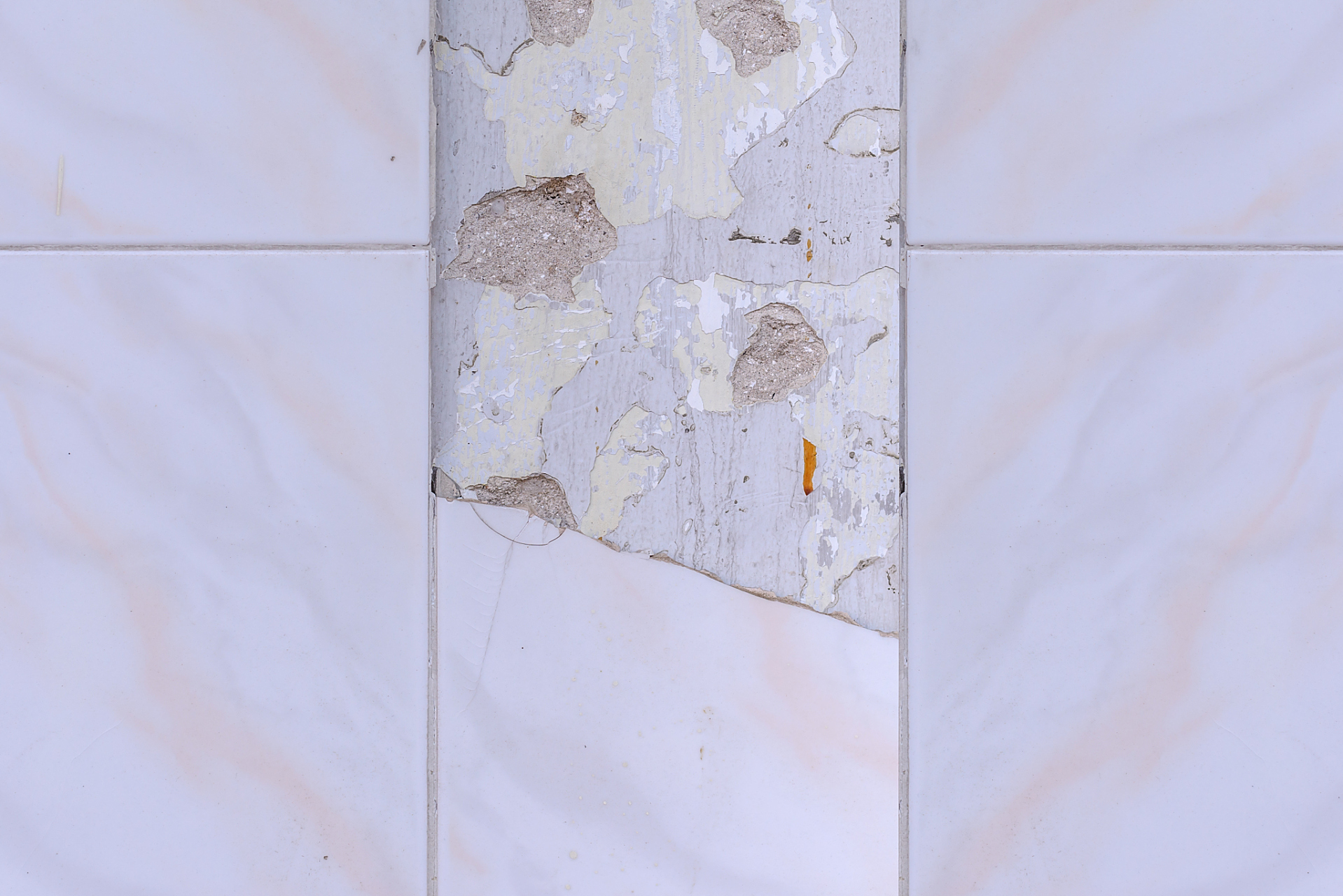 因此,及时修补空鼓是非常必要的.