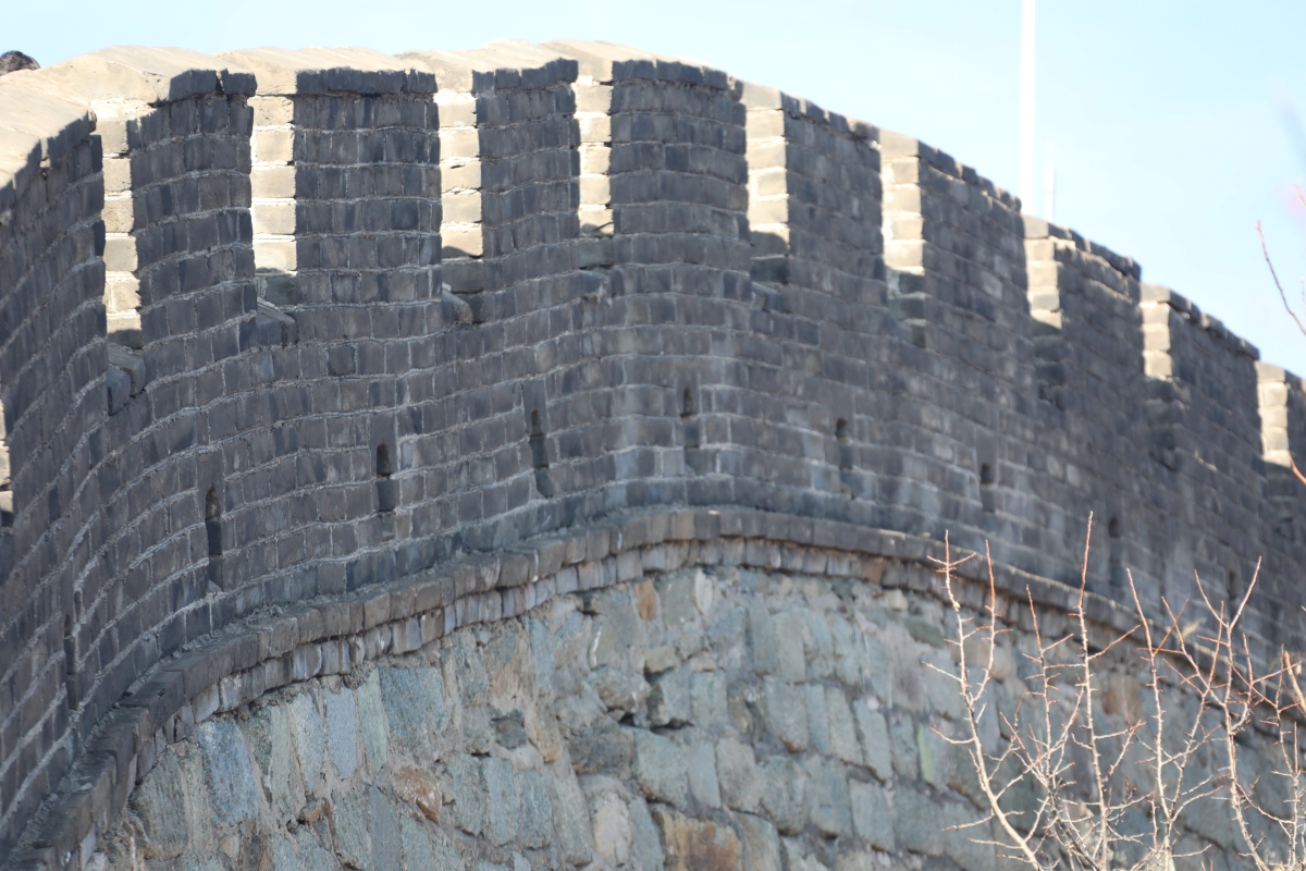 在嘉定镇南大街的南端,有一段古城墙——南城墙,它始建于南宋嘉定十二