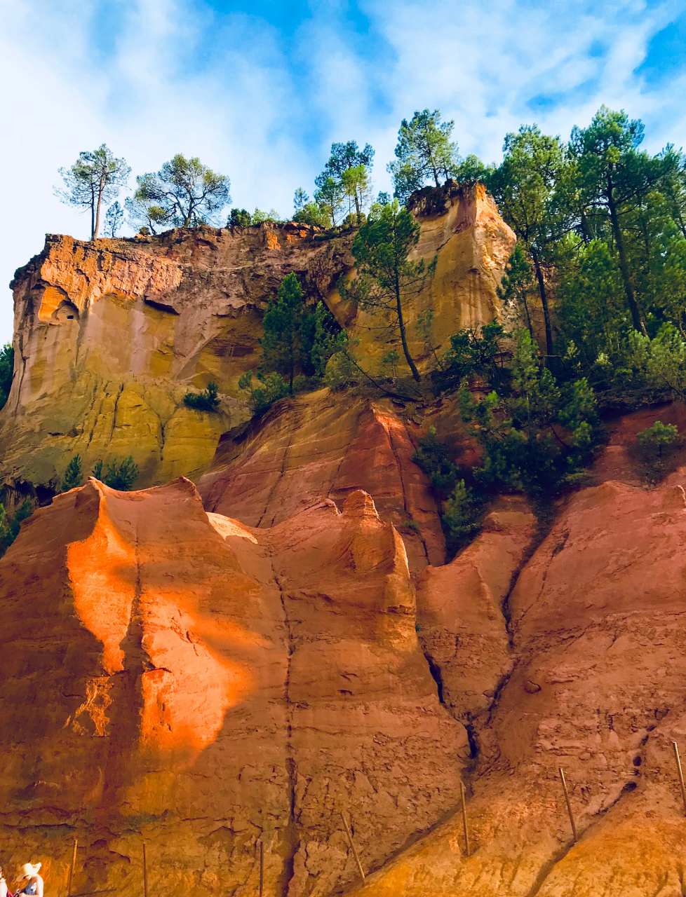 位于宁夏固原市西吉县城北边15公里的火石寨乡,这个地方有着让人震撼