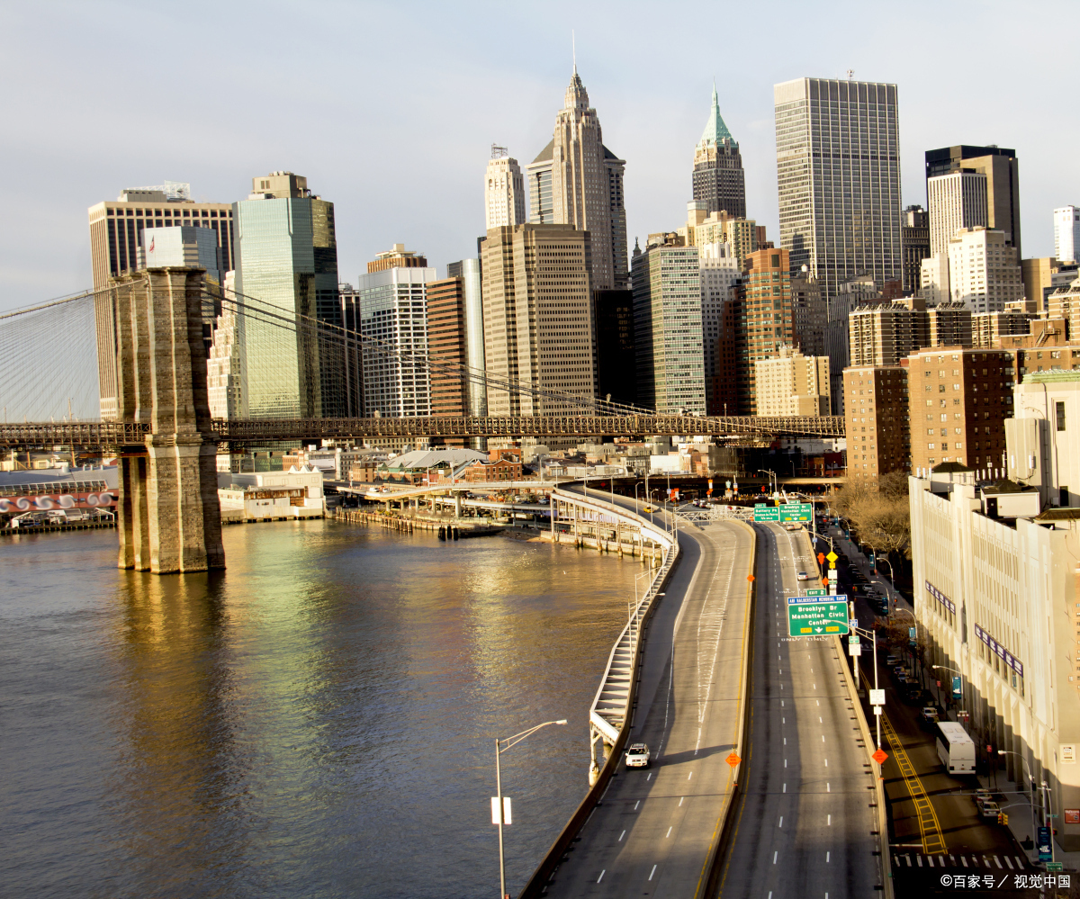 这是一座古老而杰出的建筑,位于美国最重要城市的现