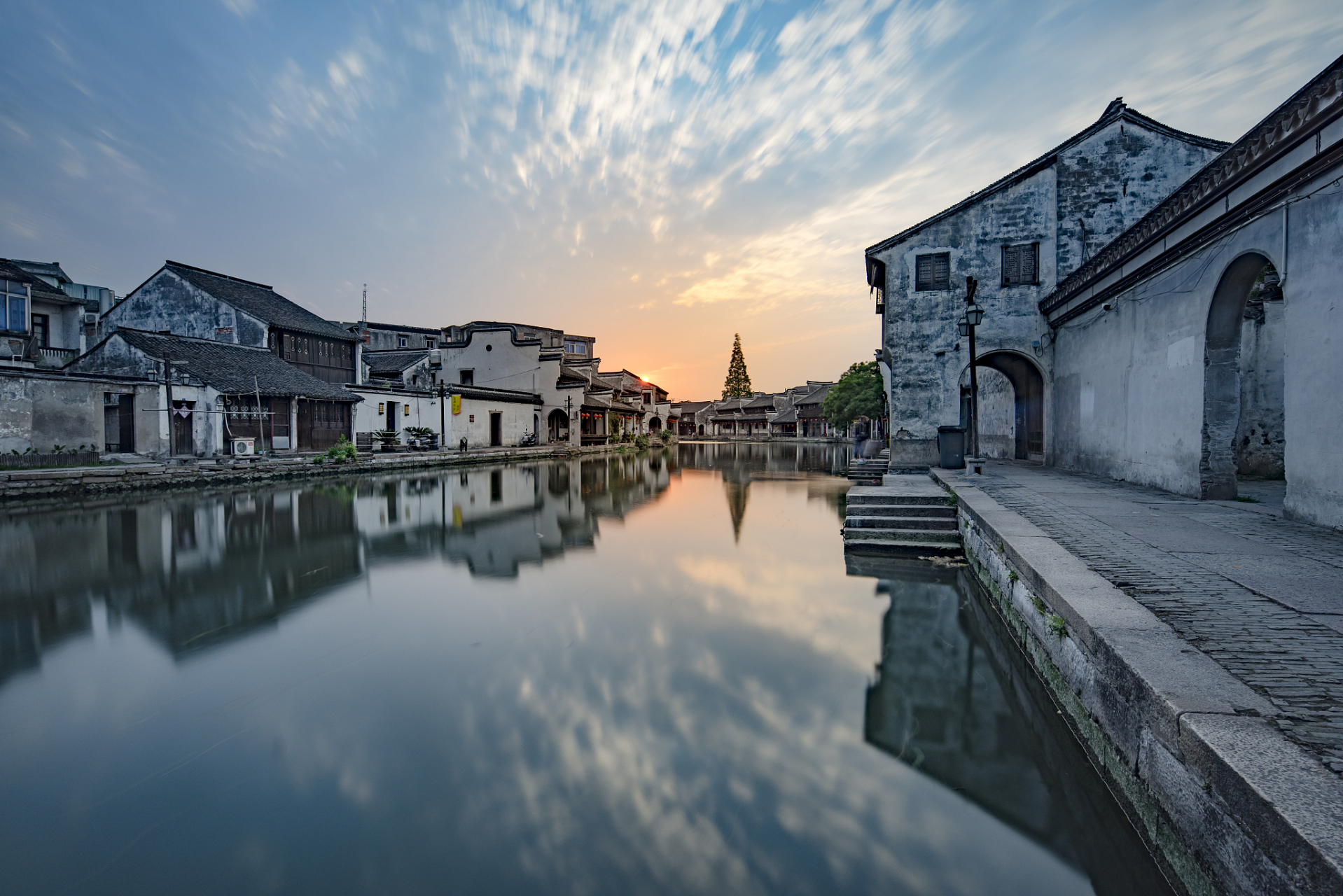 你会如同一只疲倦的飞鸟,无休止地在天空中盘旋,为