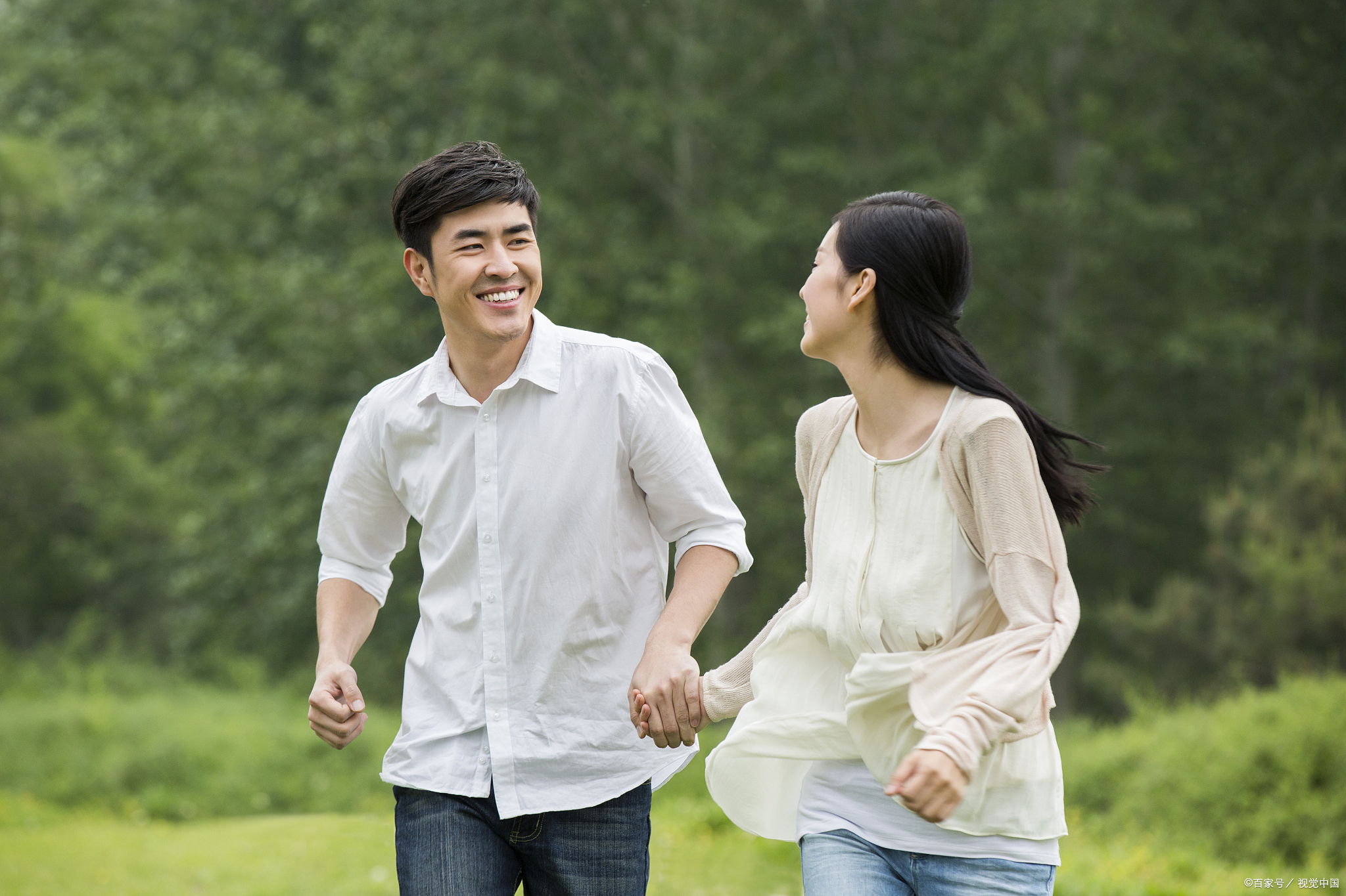 我们小区有一对夫妻,大明和小美.大明是高学历的工程师,收入很可观.