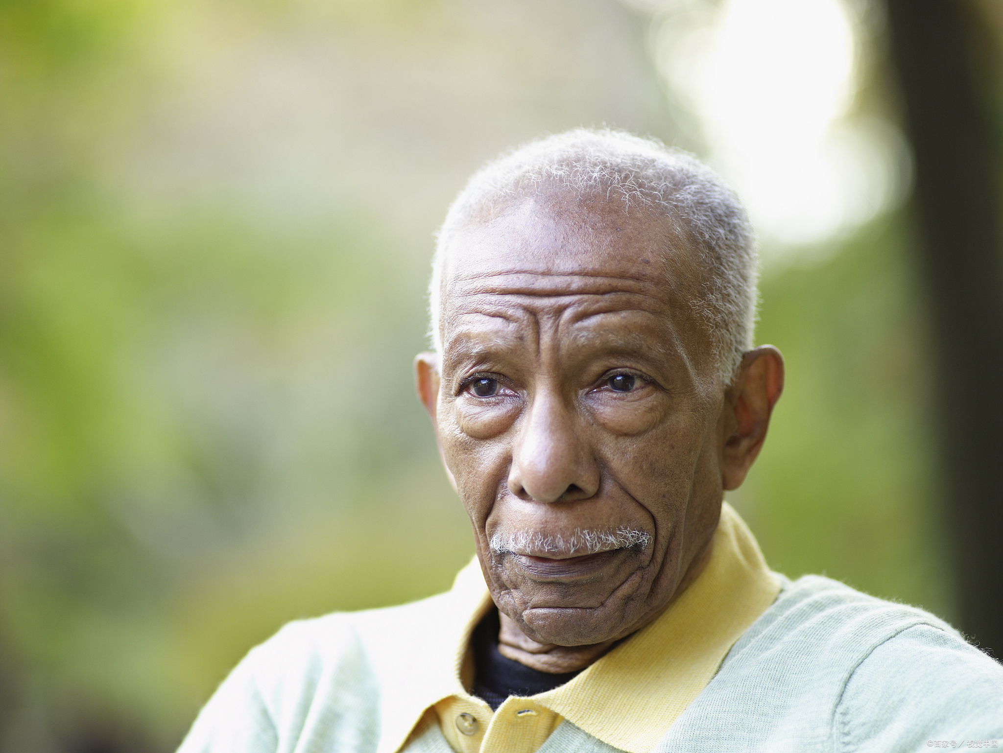 帕金森表情淡漠面部僵硬吃这5种食物和做好3件事恢复表情