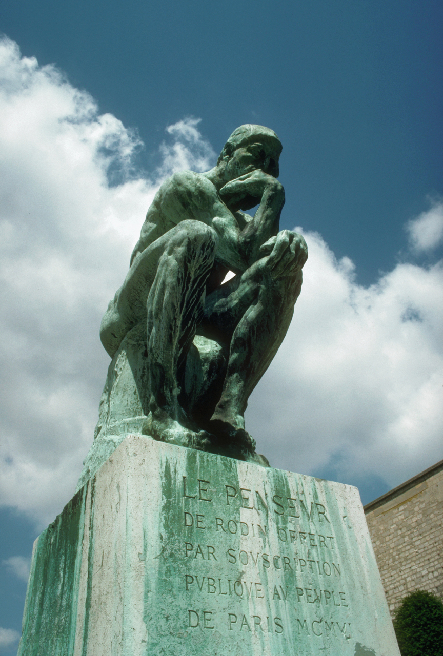 大家都知道,罗丹的"思想者"是一座坐在椅子上的男人,他似乎在沉思