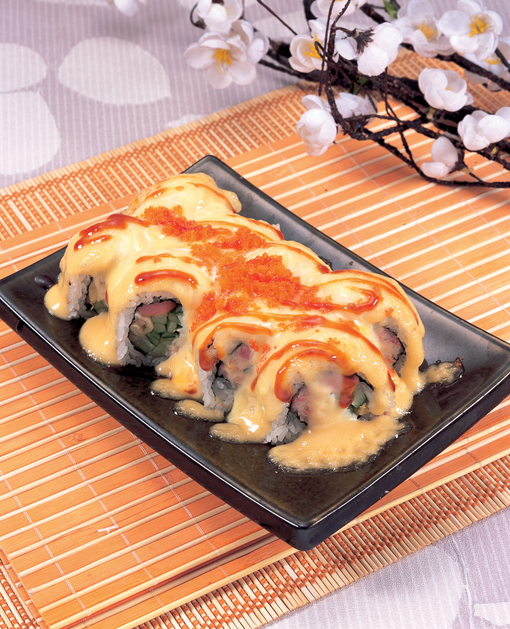 虾兵蟹将卷(焗寿司) 材料:寿司饭(130克)海苔 苹果条 梨条 芝士片