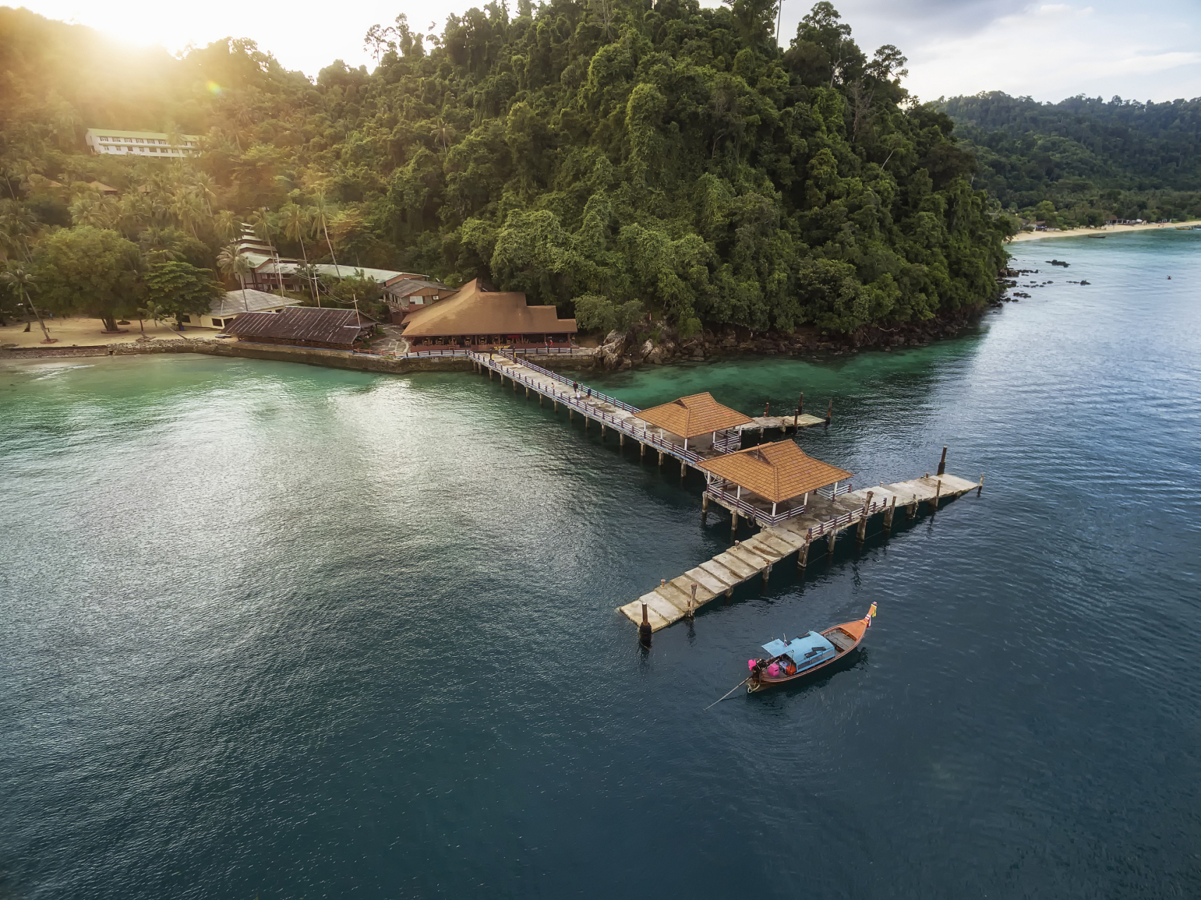 神玉岛位于保亭县境内,是一个充满诗意和神秘色彩的地方.