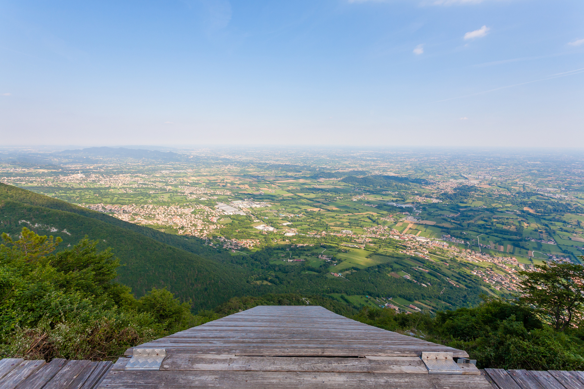 这座森林公园位于安徽省合肥市西部蜀山区内,始建于1954年,不仅是
