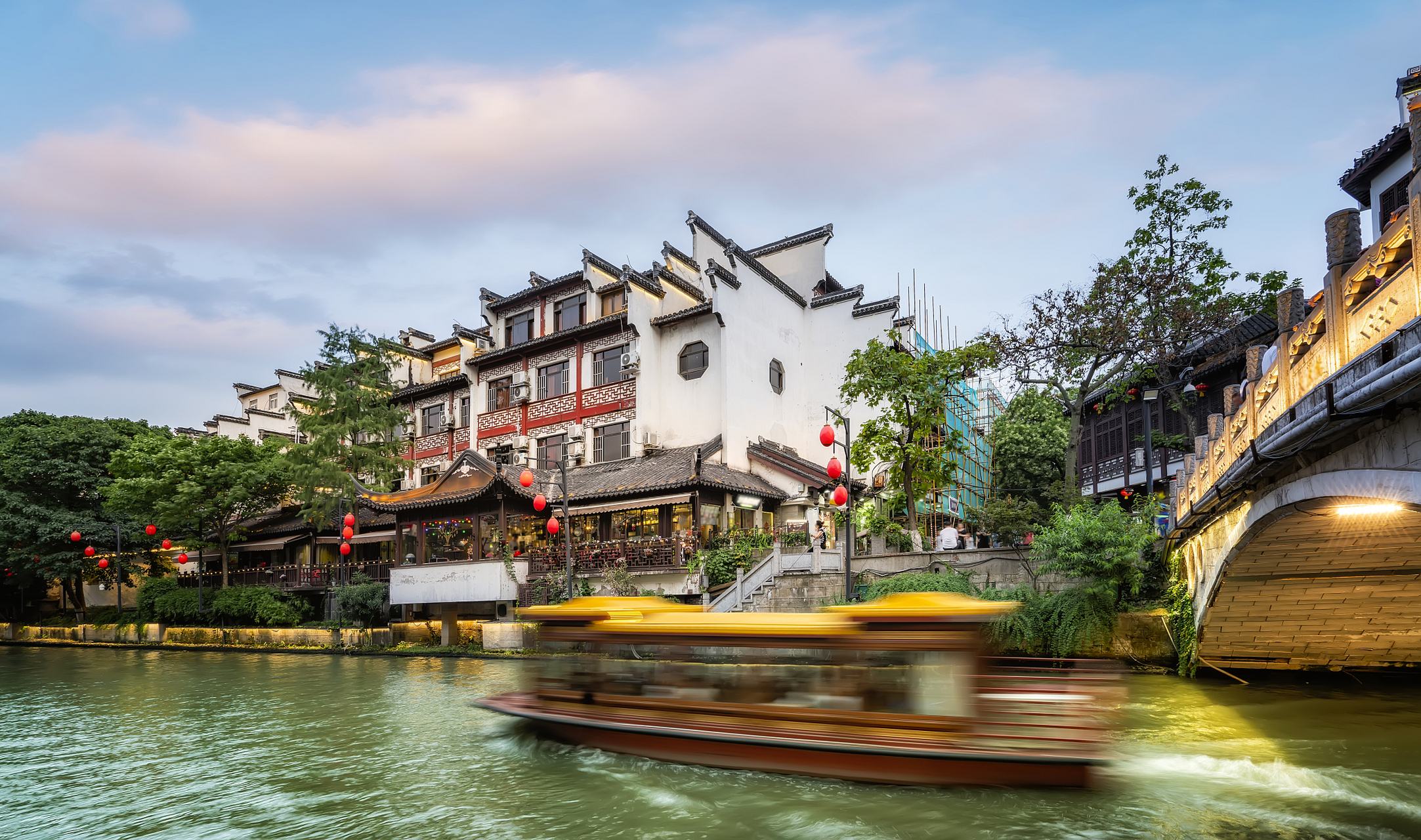 乐享周末分享吧# "印象南塘"景区不仅有历史街巷和美食文化,还拥有