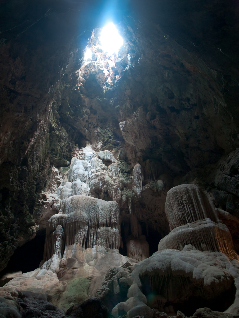 郑州周末去哪玩之巩义浮戏山雪花洞  郑州,河南省的省会城市,拥有丰富