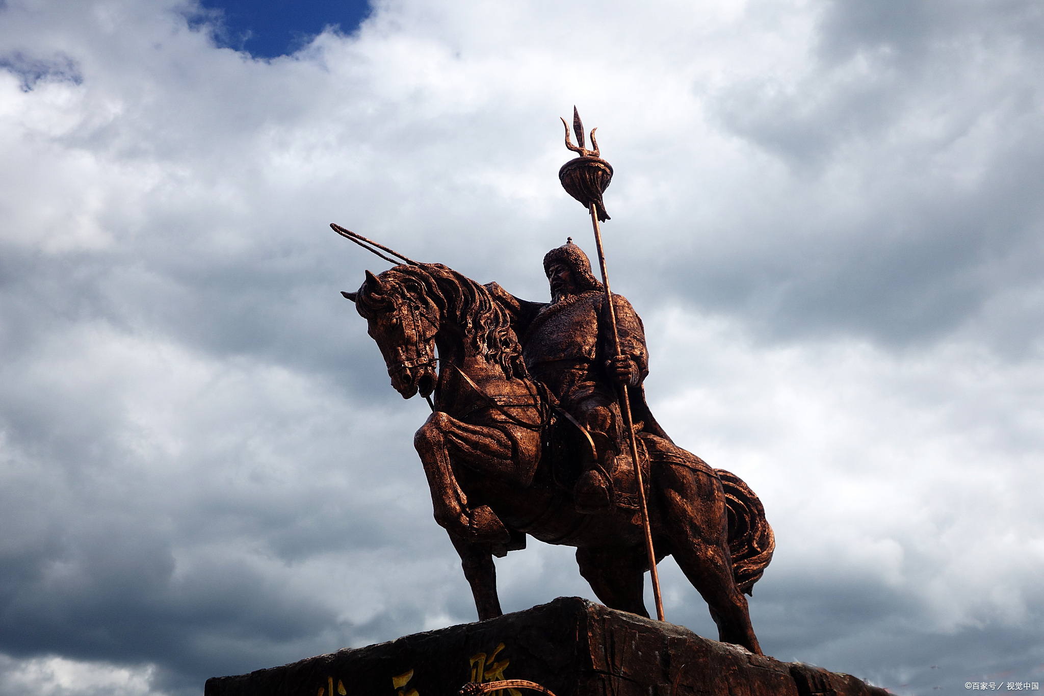 看了这么多年,你知道射雕歌颂的英雄,到底是郭靖还是成吉思汗?