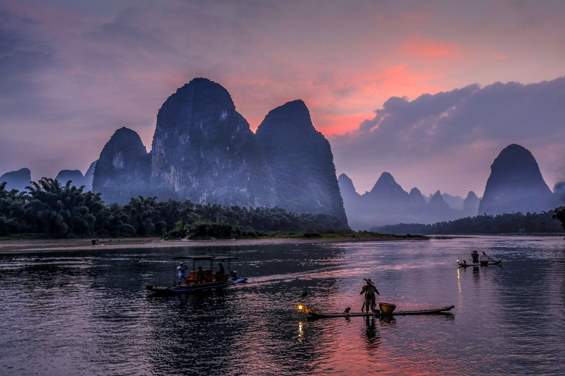 20元背后的广西桂林漓江,桂林山水,广西著名的旅游景点之一,世界自然