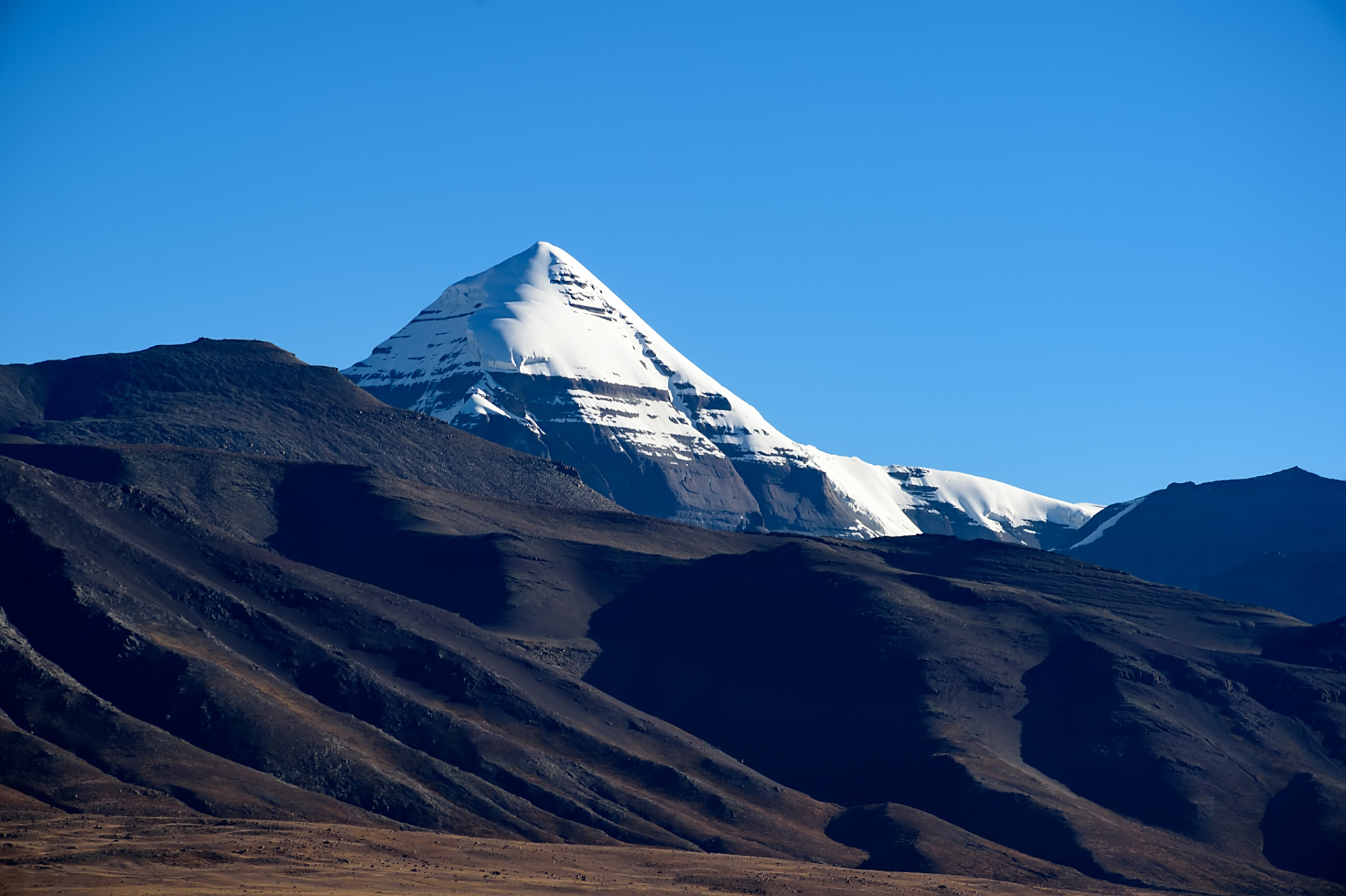 波茨,又称"雪峰之父",位于中国西藏自治区,是喜马拉雅山脉的一座山峰