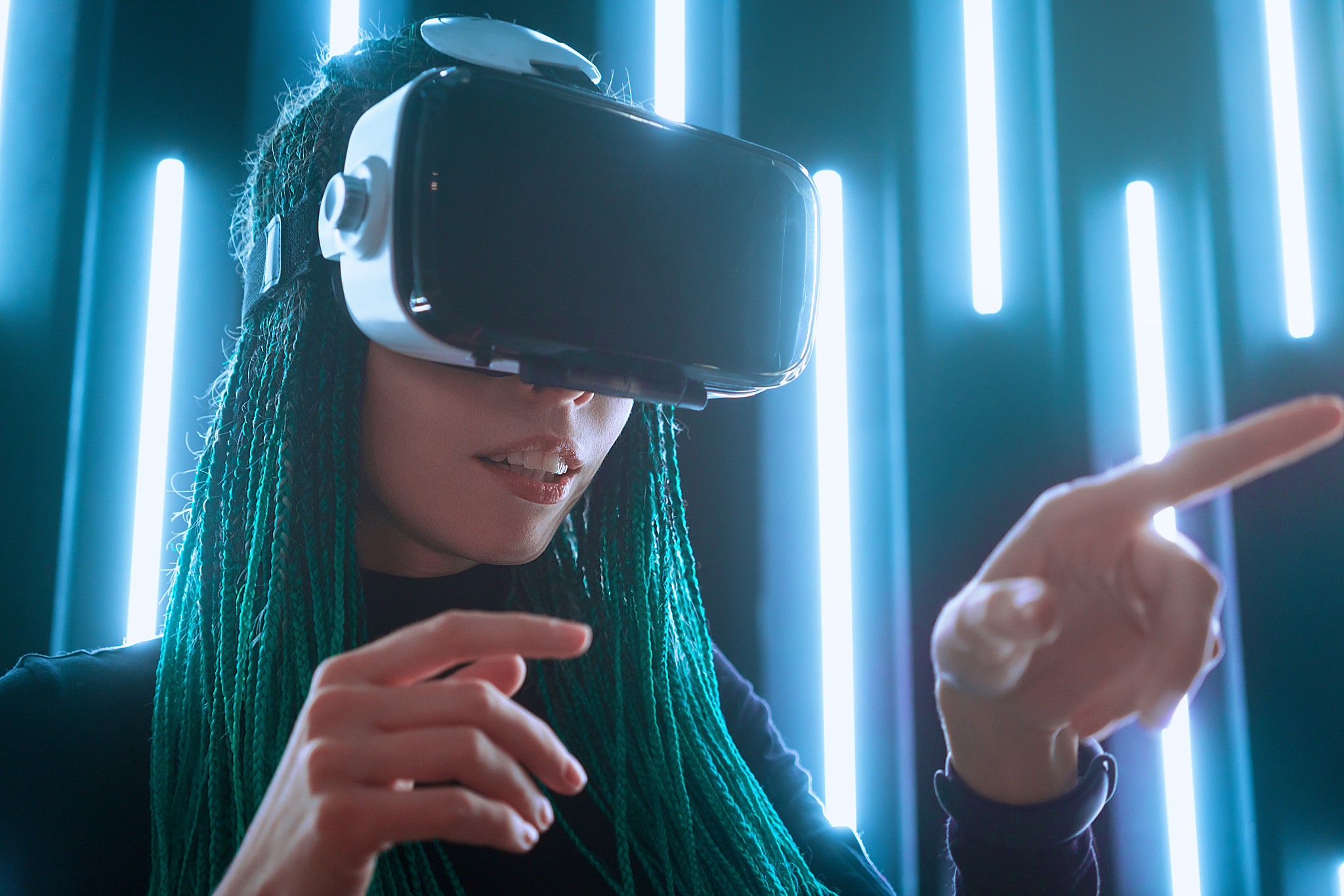 英国发生一起虚拟现实游戏中的性侵犯案件,引发关于虚拟世界犯罪的