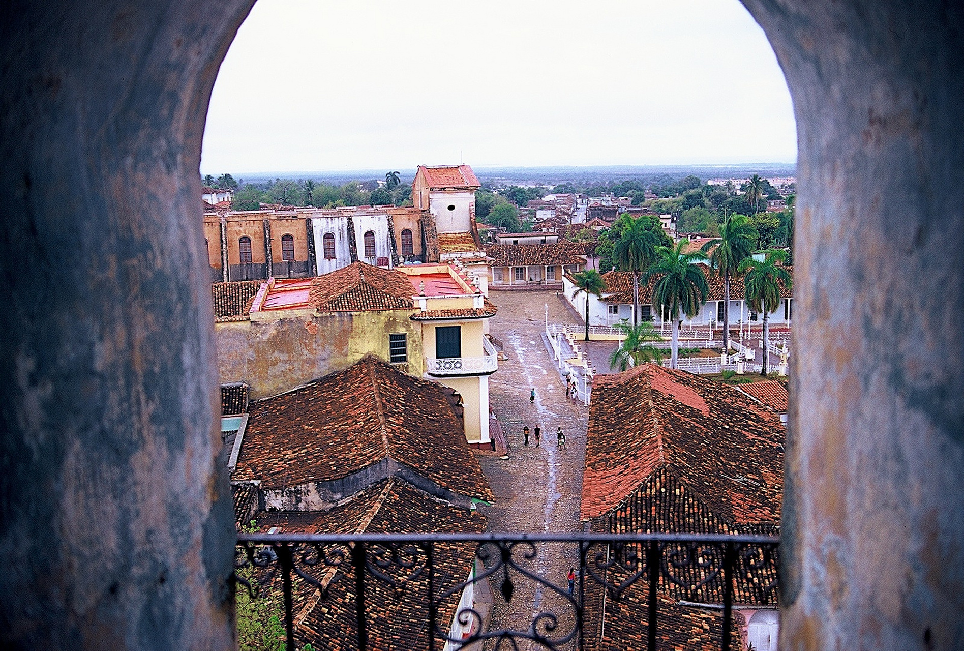 古巴人均gdp从2020年的9601美元暴跌到2021年的2044美元,过去一年古巴