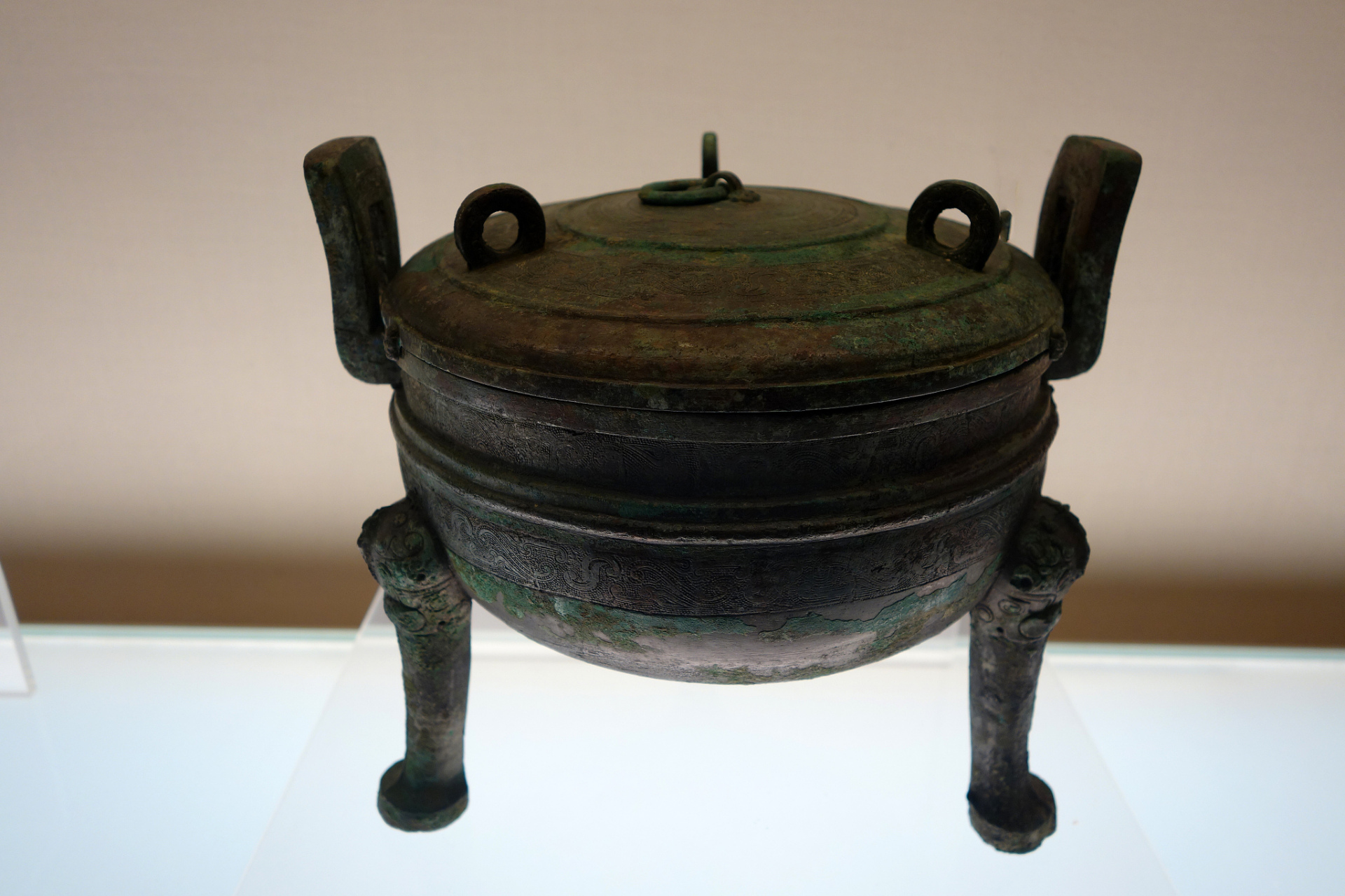 缶作为一种具有深厚文化内涵和独特音色的古老乐器,历史悠久,被广泛