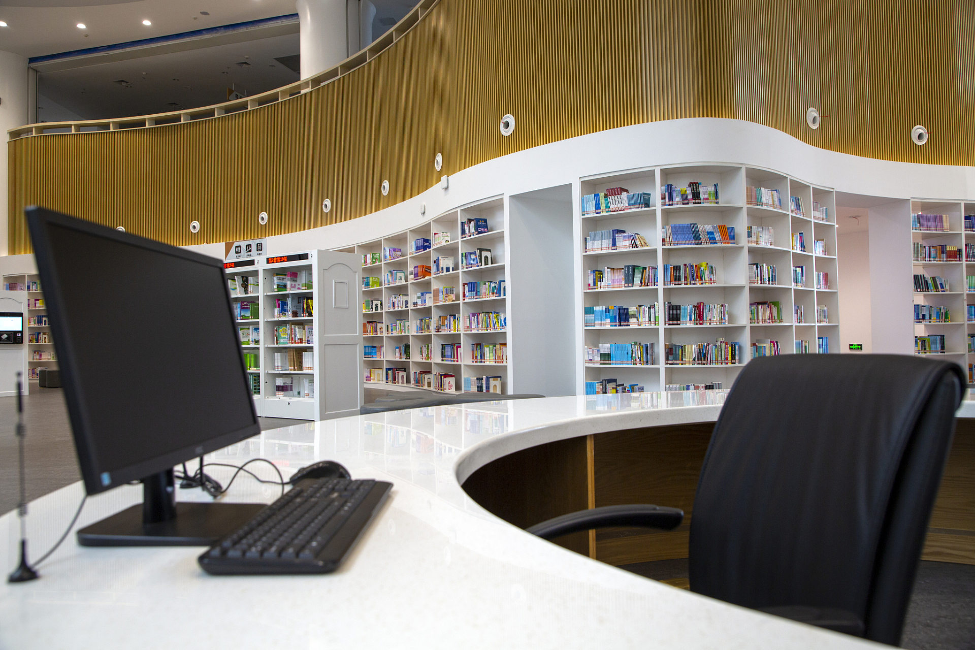 嬉行记# 上海季风书园,一个沁人心脾的文化胜地,其由来源远流长,源于