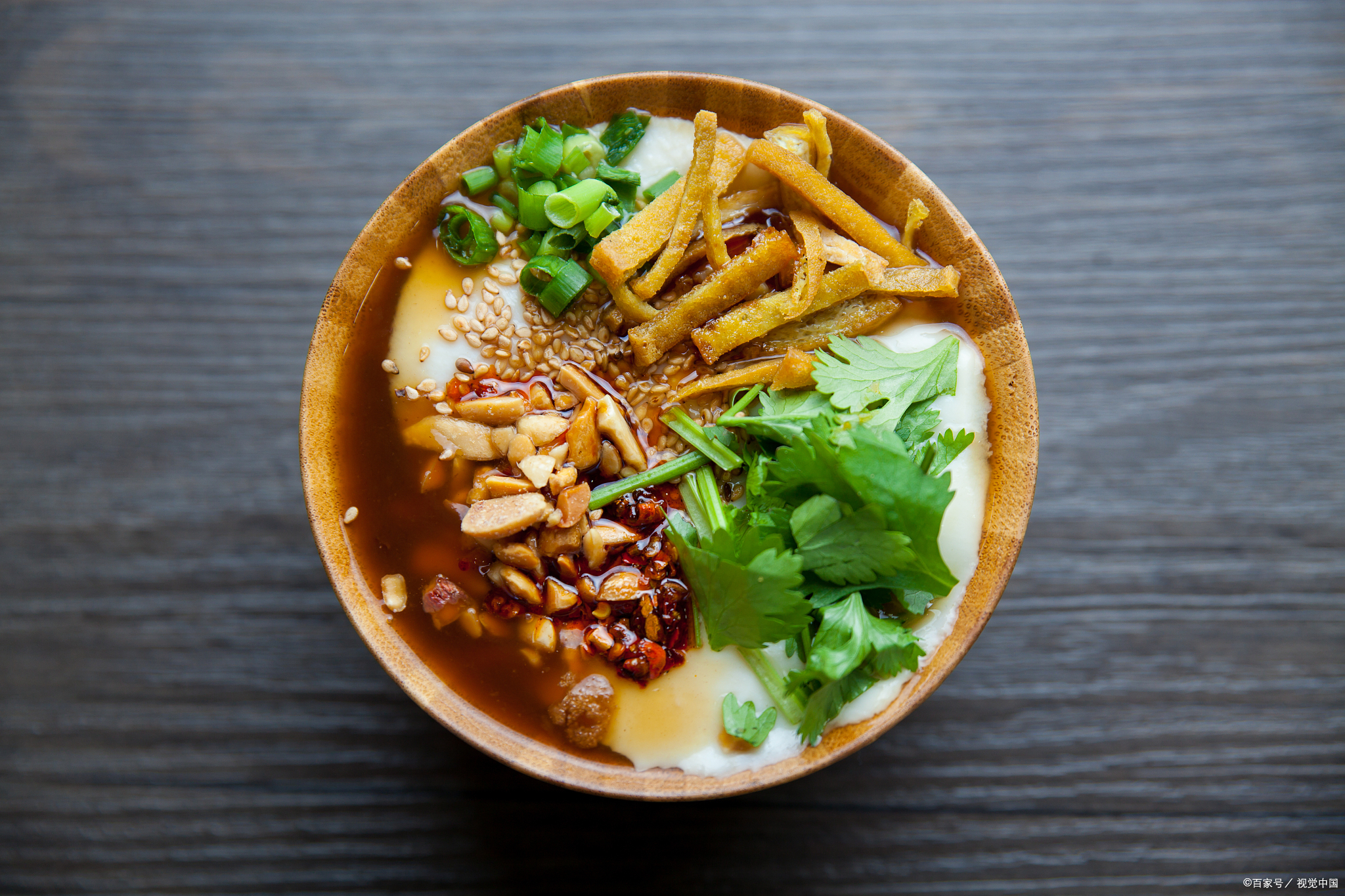 五千年食光# 河北的豆腐脑是一道备受欢迎的传统美食,它以嫩滑细牡哪