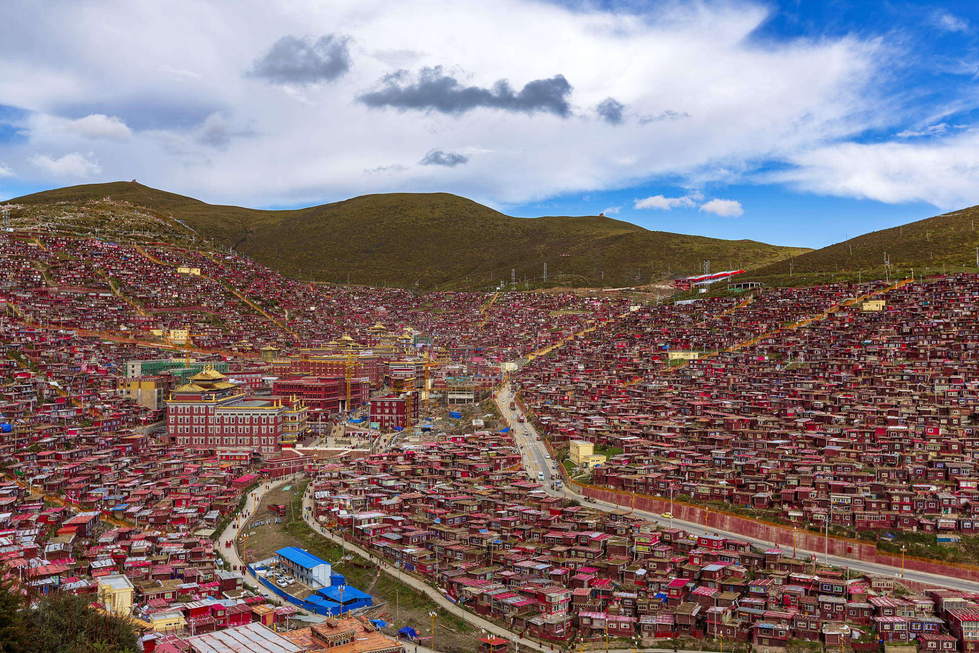 色达县是四川省甘孜藏族自治州下辖的一个县.