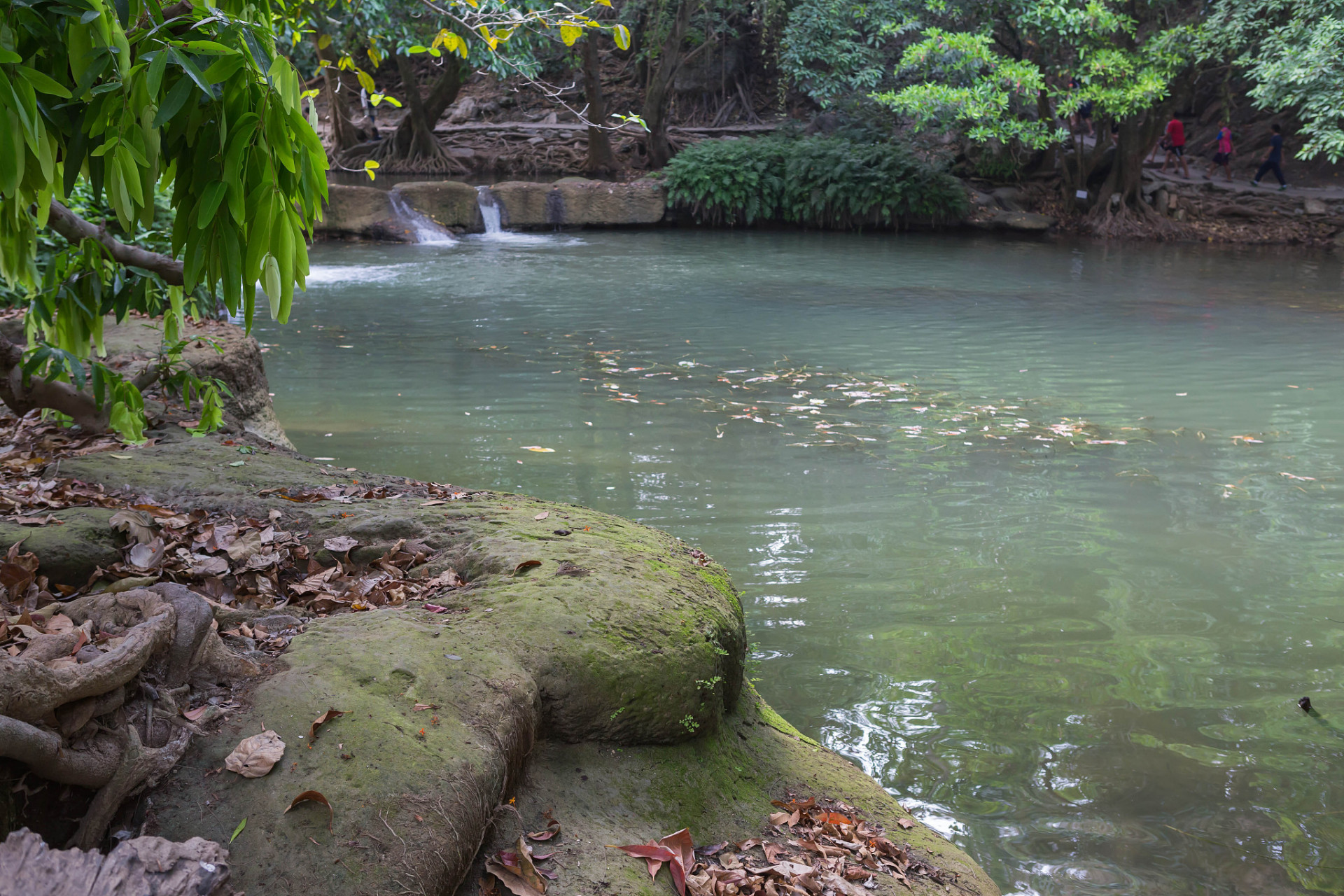 南京珍珠泉风景区,位于浦口定山西南麓,北亚热带湿润季风气候.