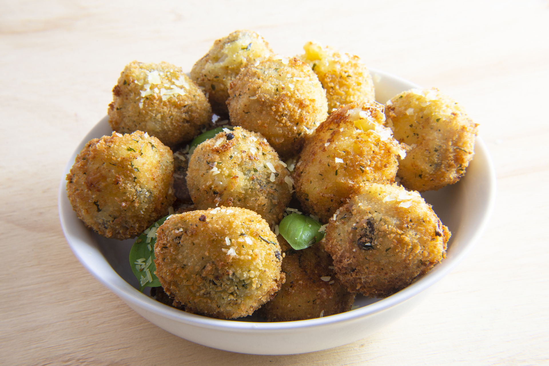 知识创作挑战赛# 安徽的年味--油炸糯米圆子 作为六安年味的代表