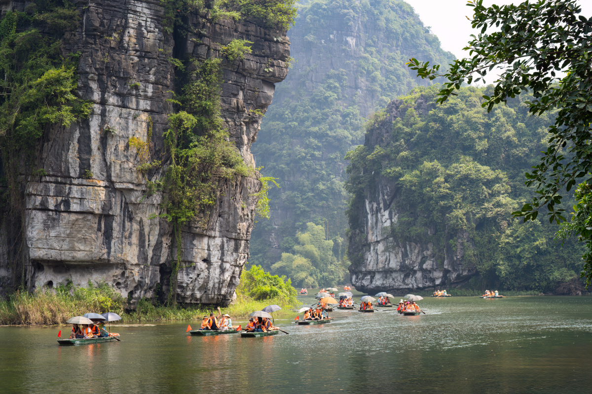那就来湖北吧!这里有清江天龙湾的碧波荡漾,还有彭墩乡村旅游世界的田