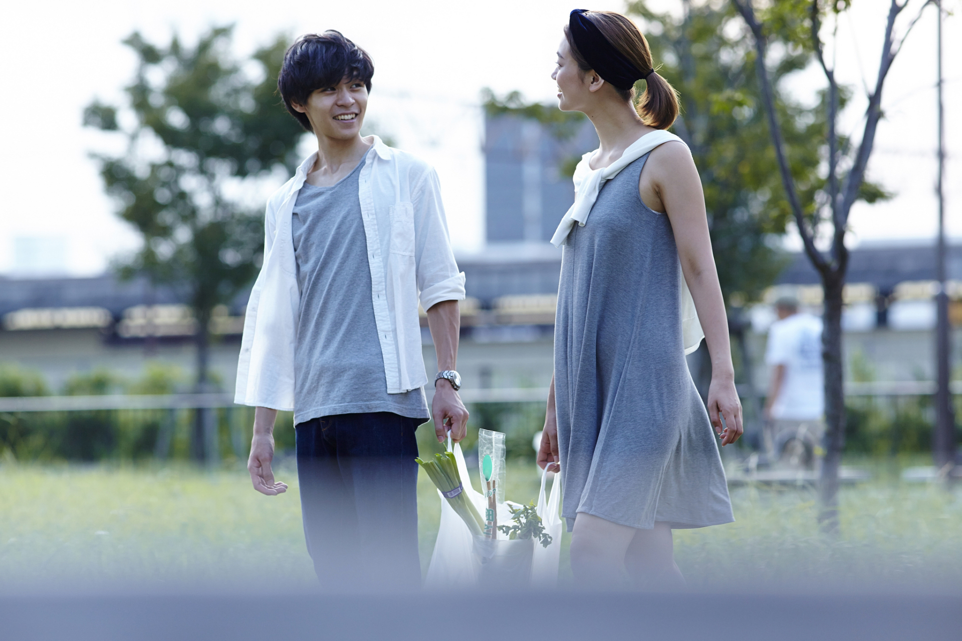 初恋每天给我发2个红包,说爱我一辈子,我背叛了老实巴交的老公,做了他