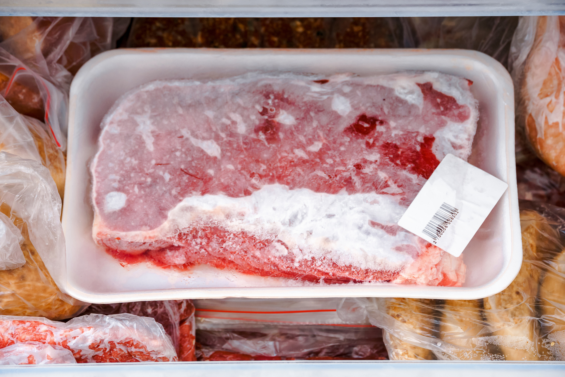 尤其是家里储存的冻肉,只是用塑料袋装着,很快就会风干.