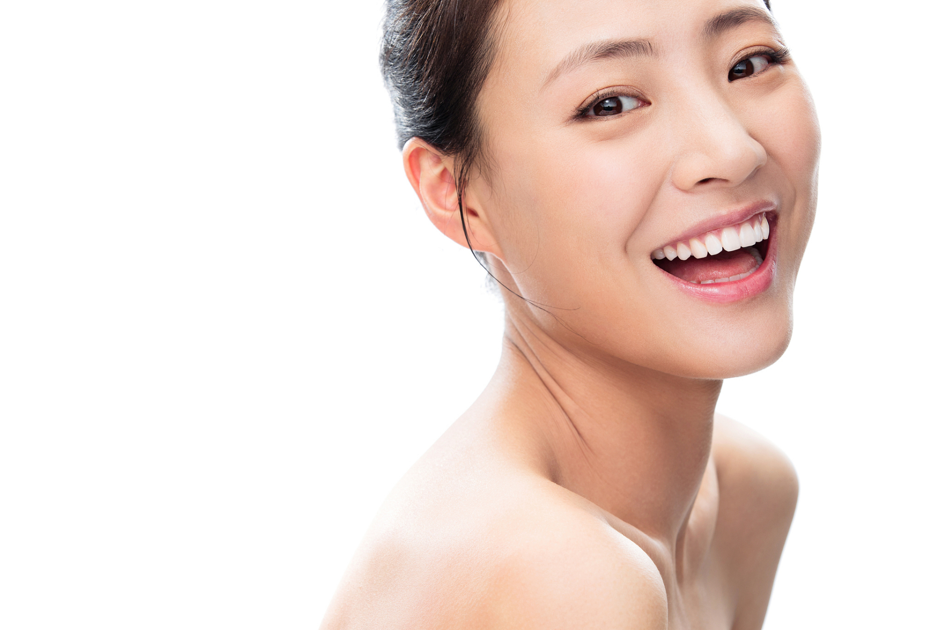 牙齿美白的好处:自信笑容的秘诀   牙齿美白可以带来许多好处,其中之